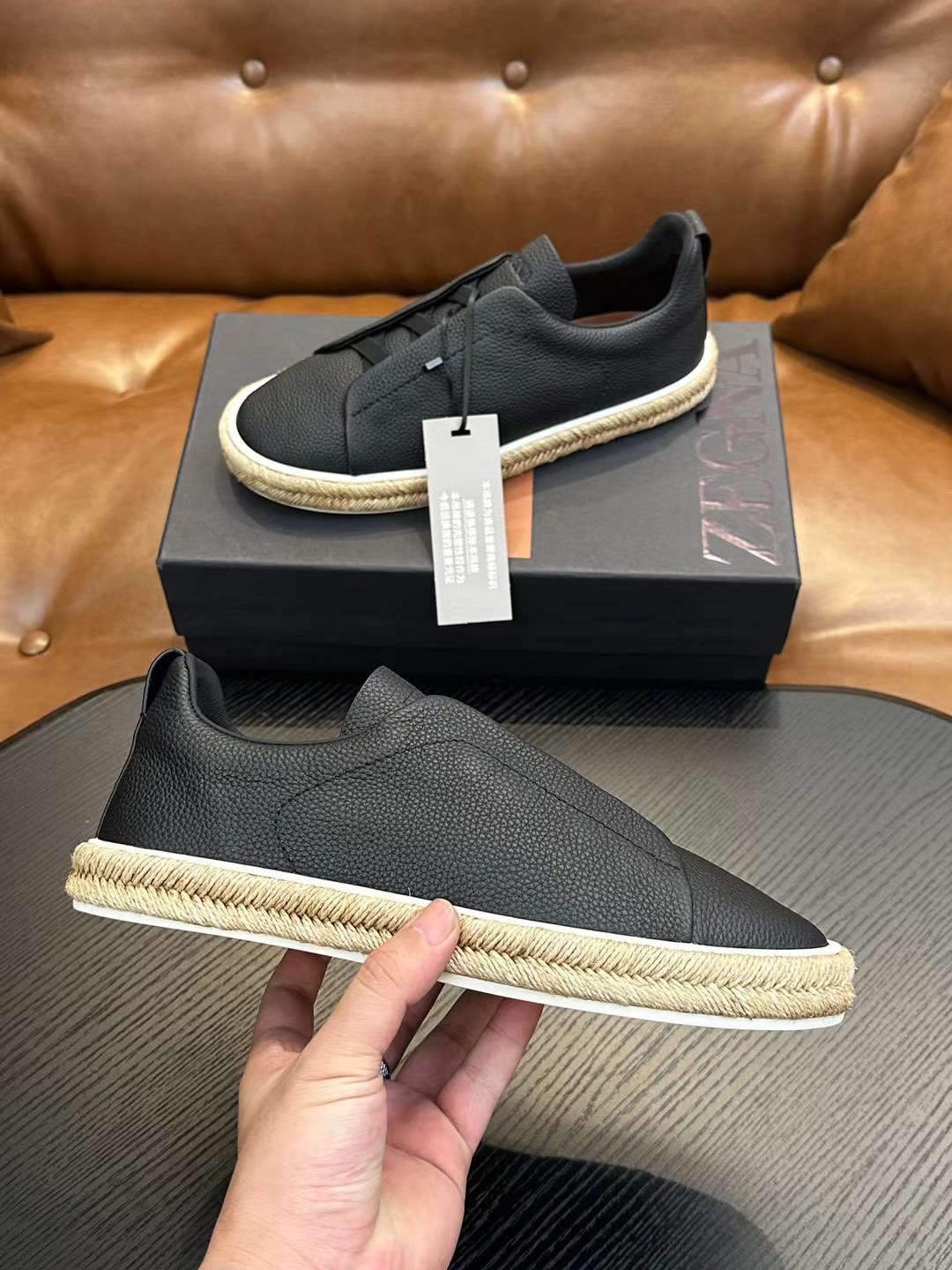 Real $ Zegna Casual Sneakers Confeccionadas en piel de vacuno flexible y ante, estas deportivas baja