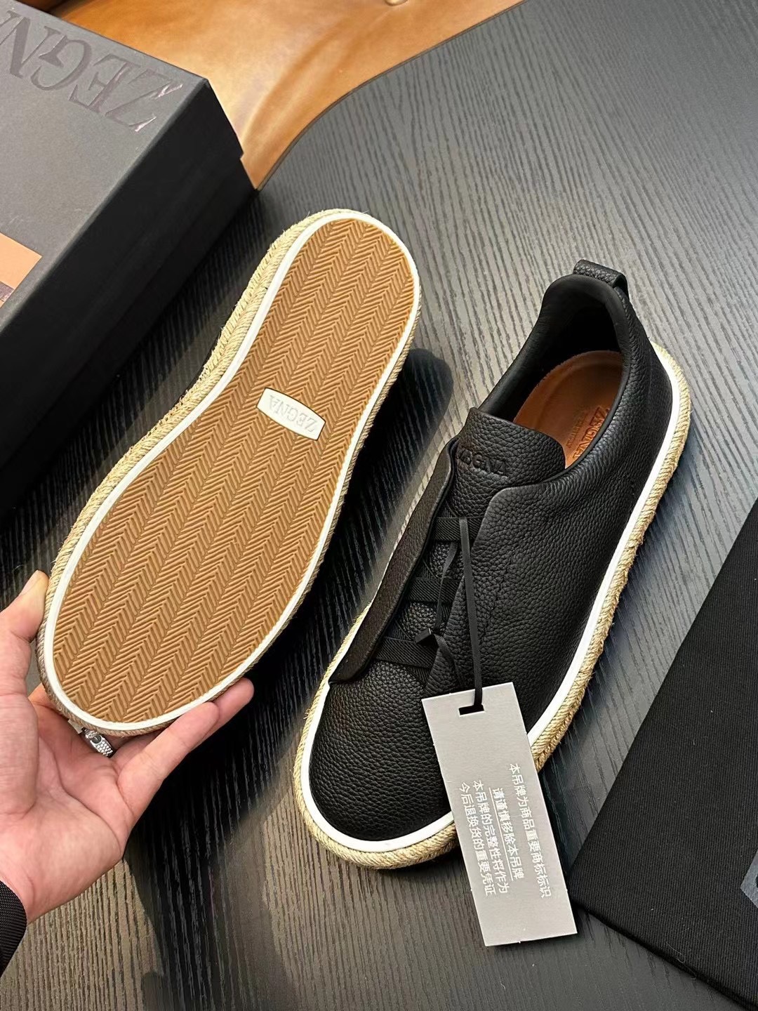 Real $ Zegna Casual Sneakers Confeccionadas en piel de vacuno flexible y ante, estas deportivas baja