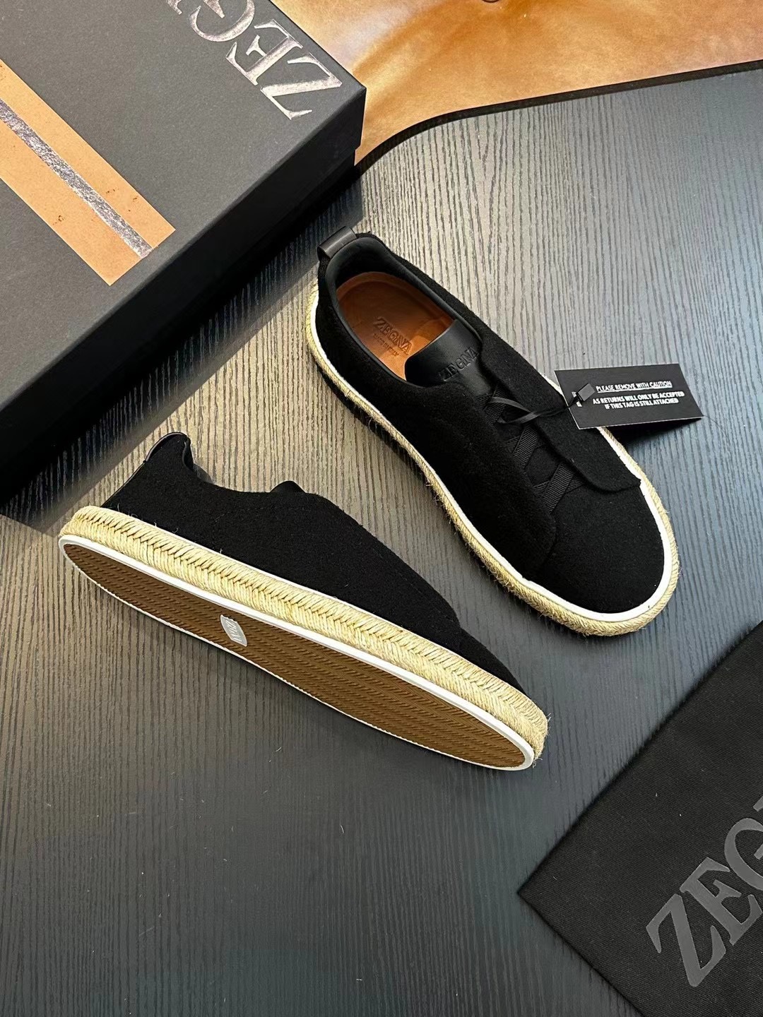 Real $ Zegna Casual Sneakers Confeccionadas en piel de vacuno flexible y ante, estas deportivas baja