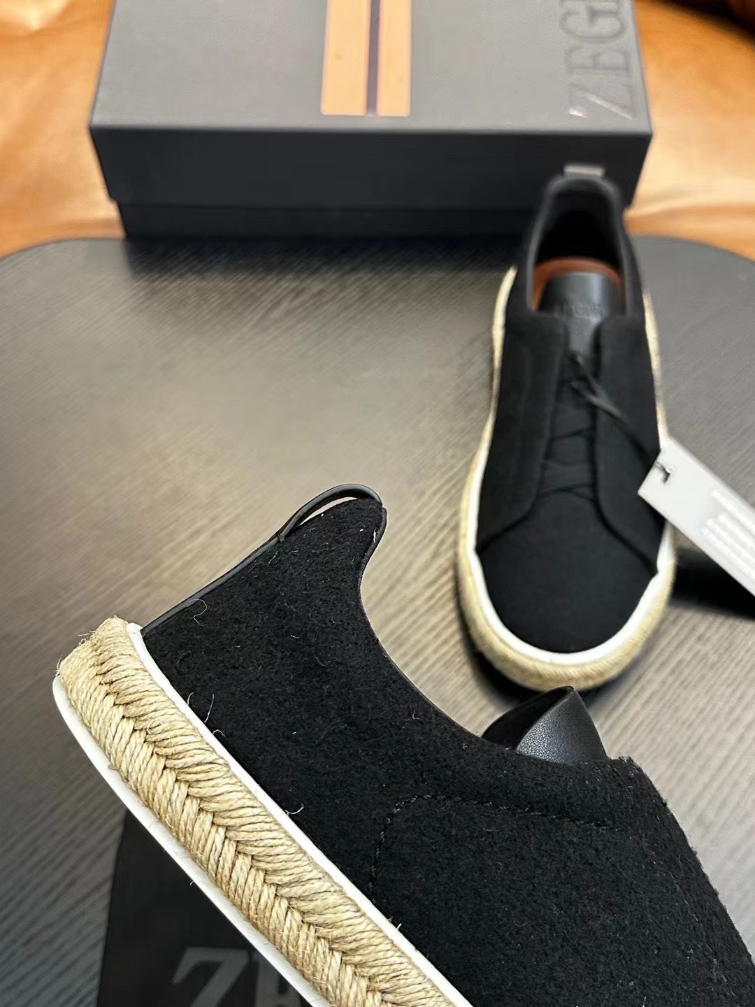 Real $ Zegna Casual Sneakers Confeccionadas en piel de vacuno flexible y ante, estas deportivas baja