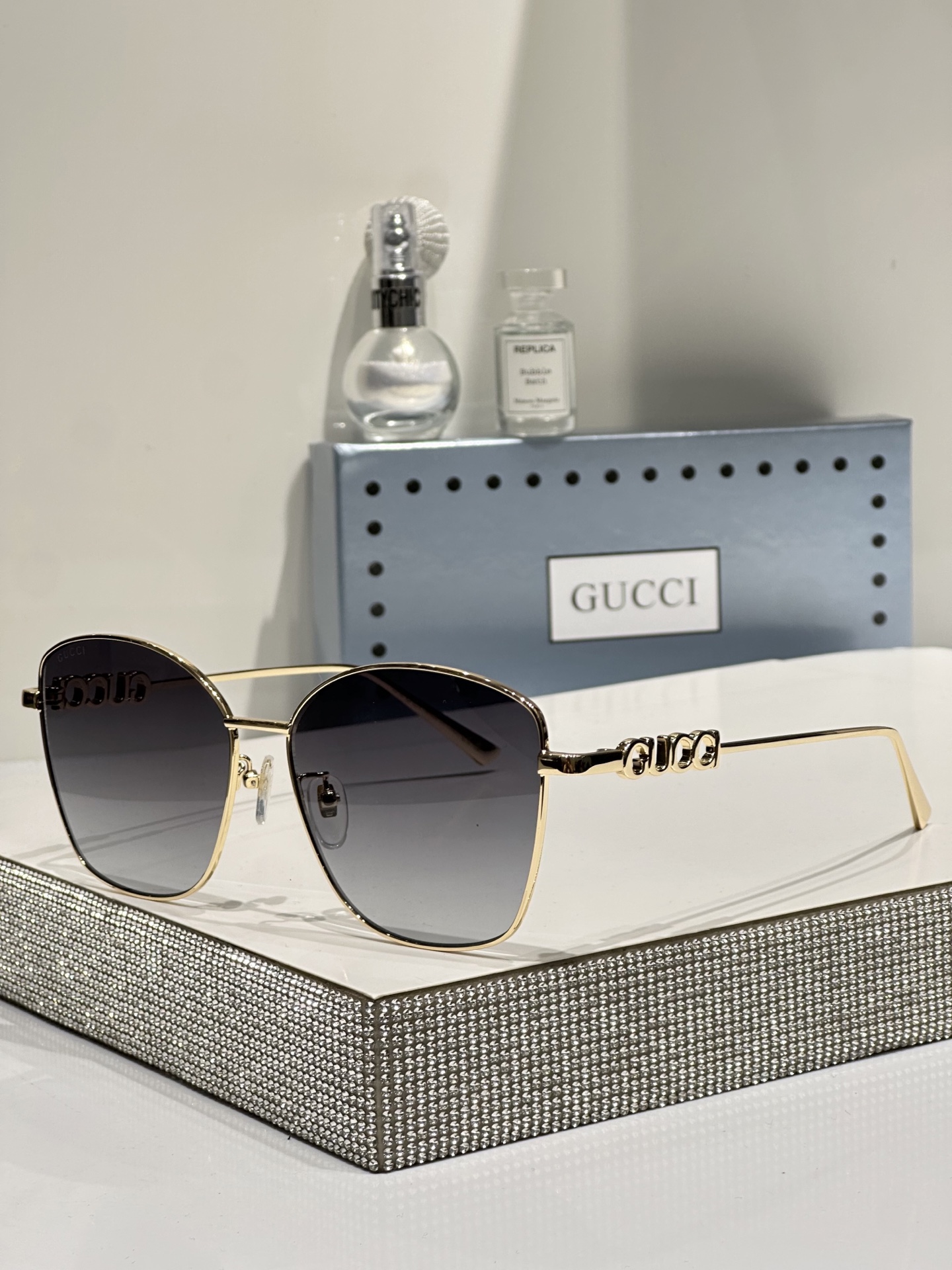 Очки солнцезащитные Gucci GG1805SA