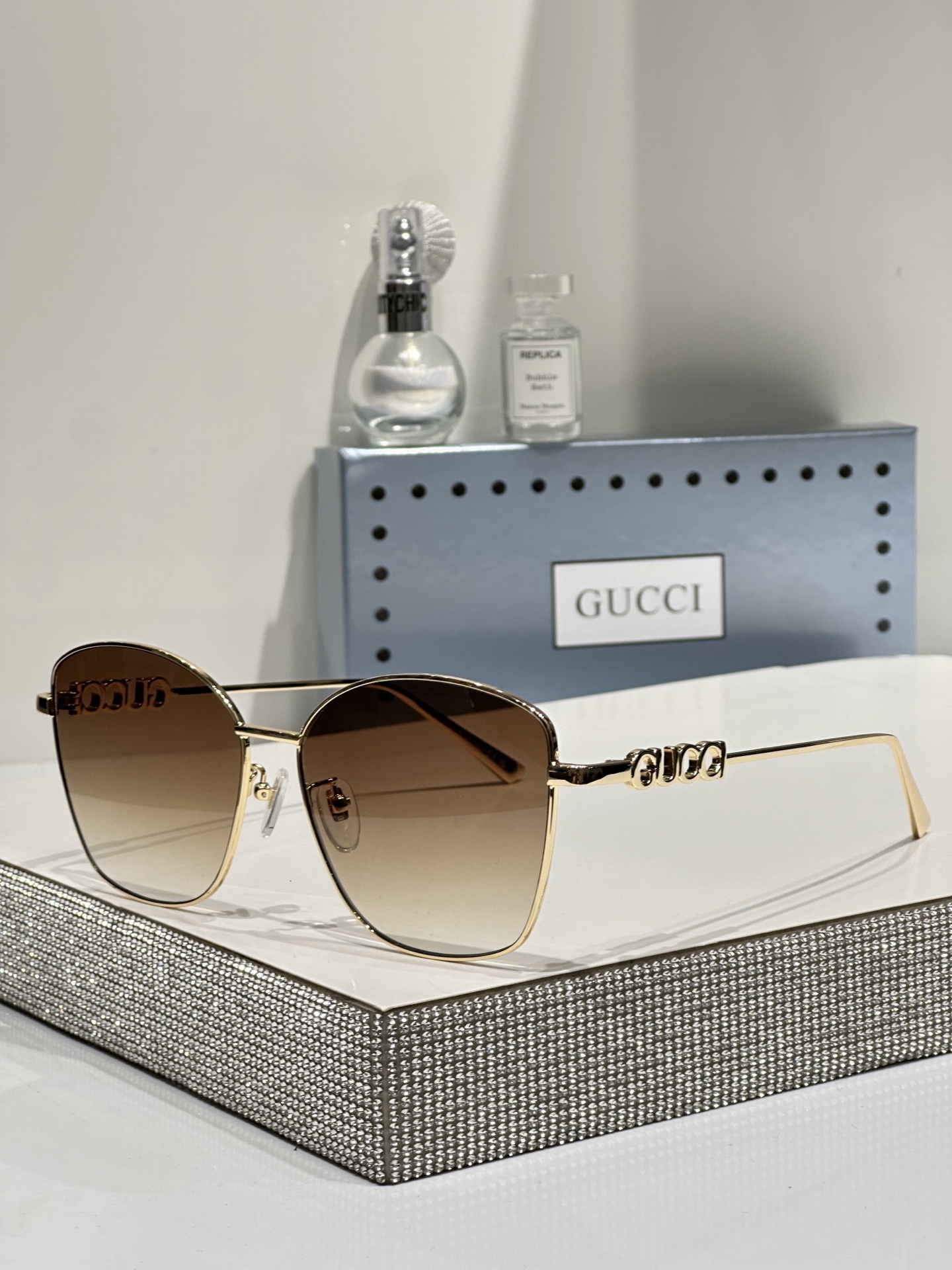 Очки солнцезащитные Gucci GG1805SA