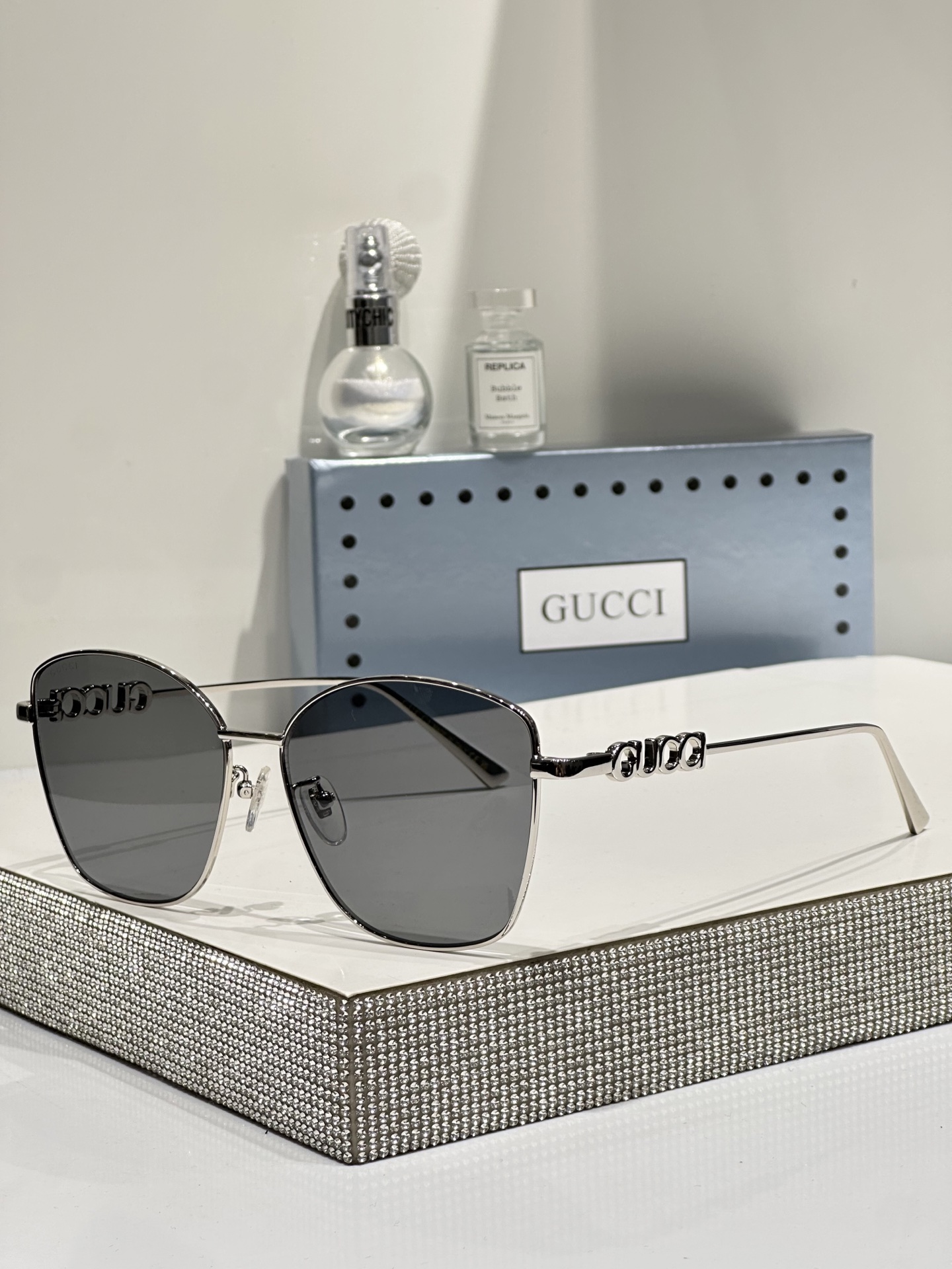 Очки солнцезащитные Gucci GG1805SA