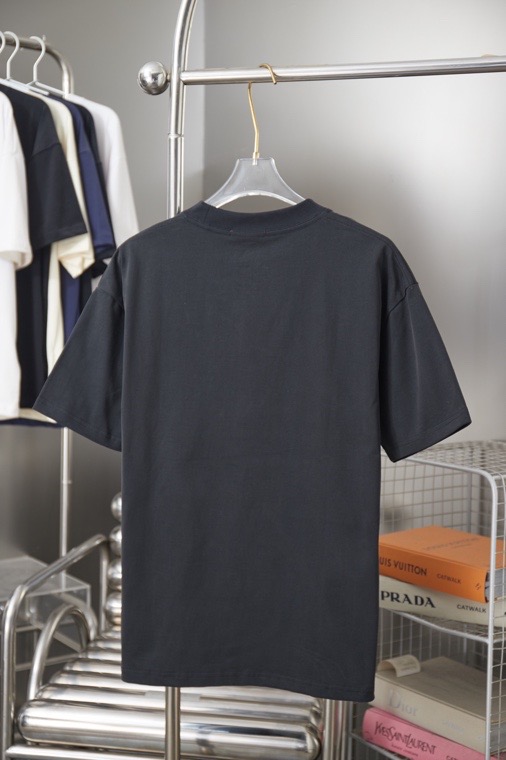 Prada 普拉达 PRADA 26SS早春新款 胸口口袋五金短袖