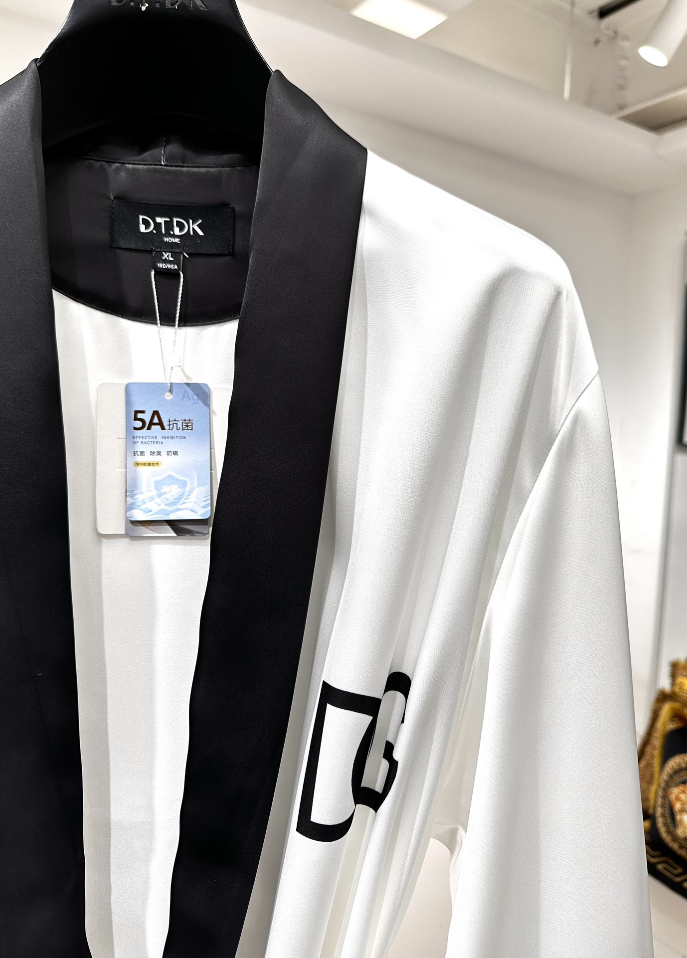 Gabbana Silk Bathrobe - Comprehensive 4