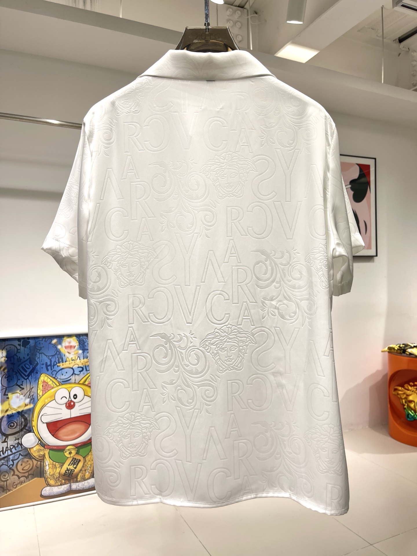 Versace Embossed Silk Shirt Set, Short Sleeve Button-Down, Luxurious Fabric 6 i1748327893807 5514 0 4