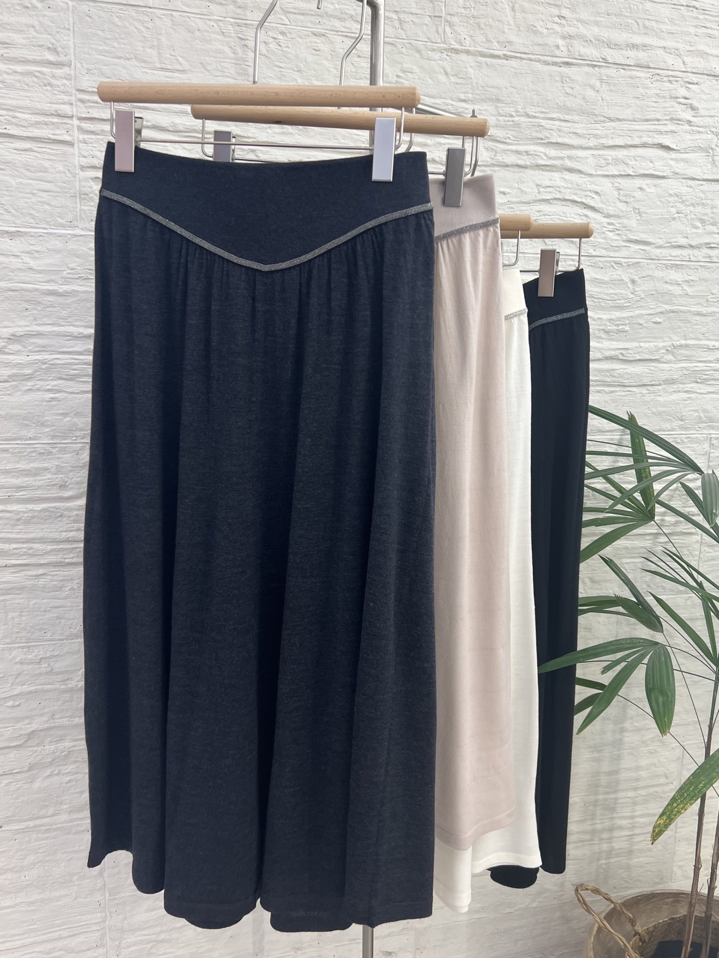 Elegant Wool Blend A-Line Midi Skirt - Versatile Colors & Comfortable Fit 4 i1752649358022 4130 0 2