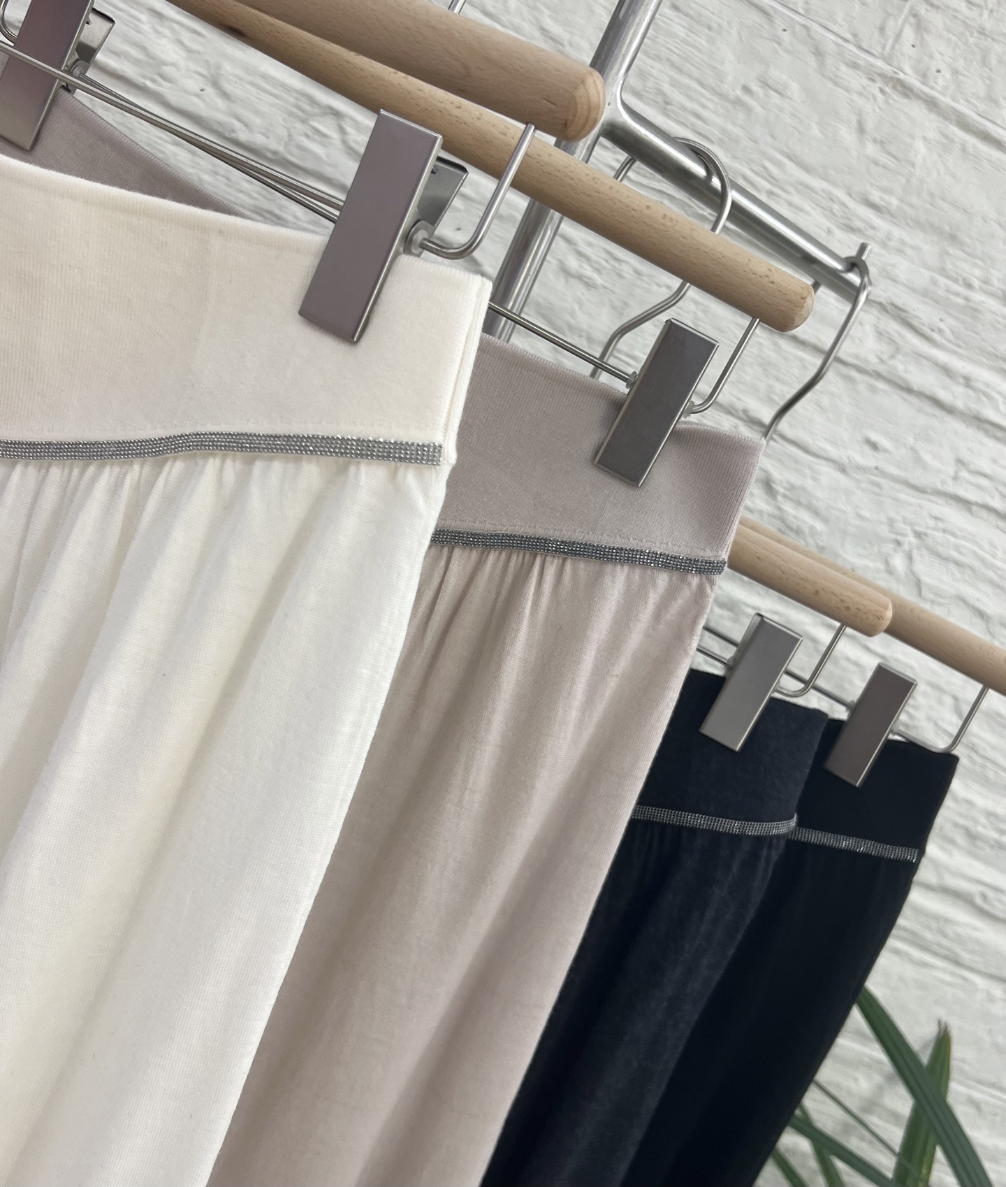 Elegant Wool Blend A-Line Midi Skirt - Versatile Colors & Comfortable Fit 6 i1752649359223 7525 0 4