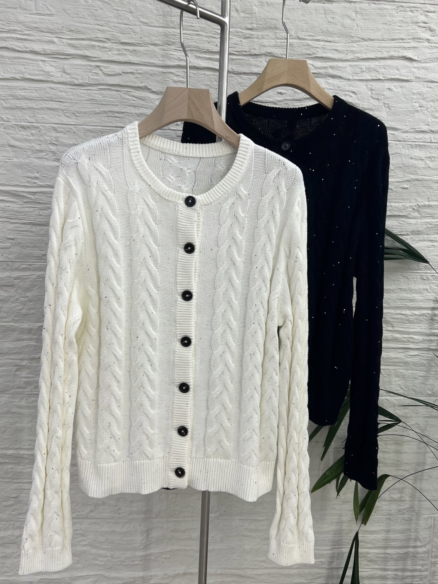 Cardigan Tricoté en Coton avec Torsades - Nouveau Modèle 2025, Disponible en Blanc et Noir