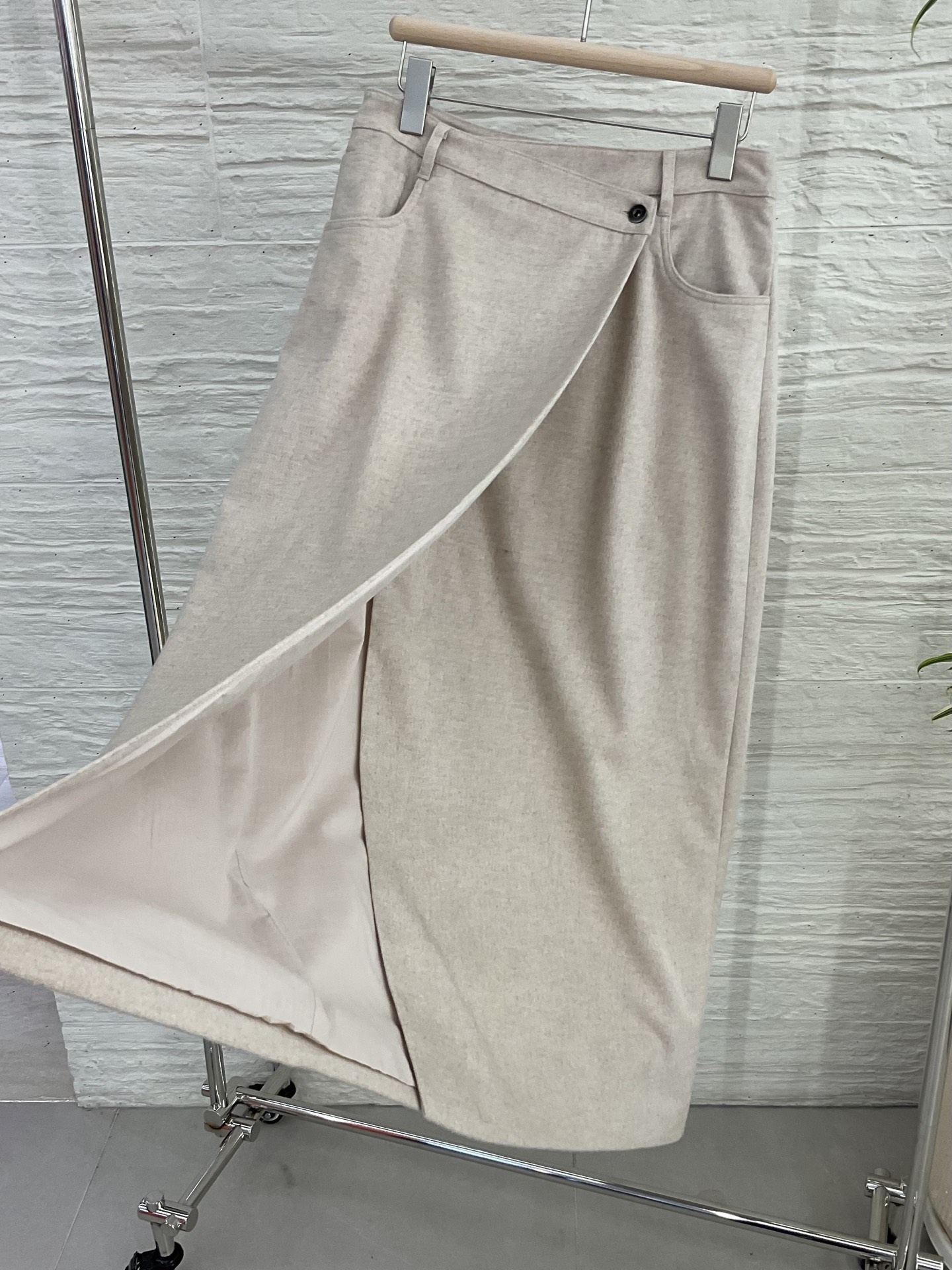 Elegant High-Waisted Wool Blend Midi Skirt - Timeless Style in Khaki 5 i1755674211885 5832 0 3
