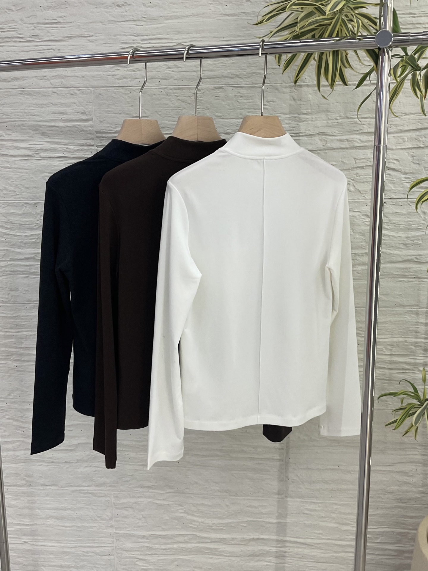 Elegant Women's Lyocell Long Sleeve Mock Neck T-Shirt with Pocket Detail 4 i1755952896668 5266 0 2