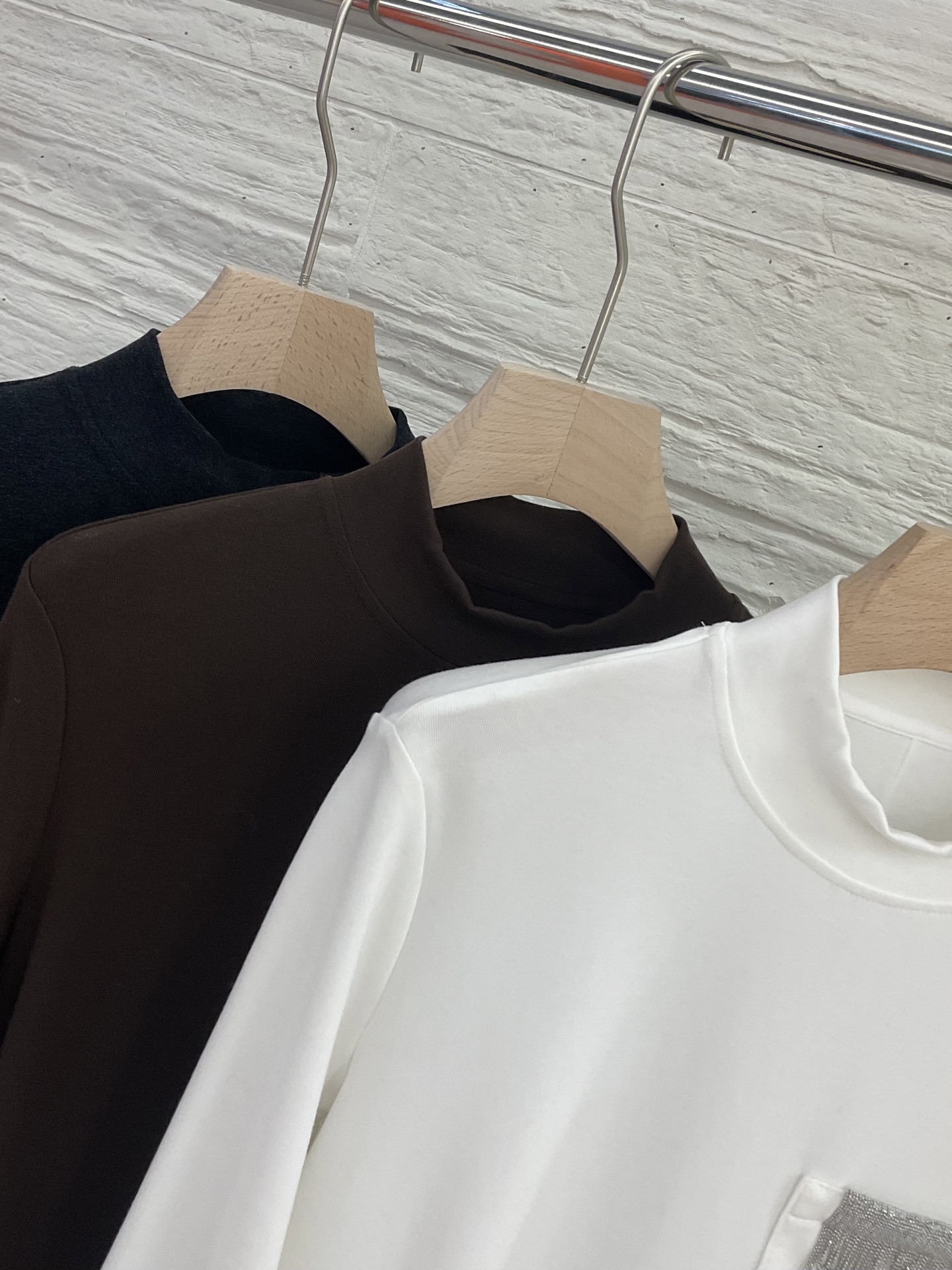 Elegant Women's Lyocell Long Sleeve Mock Neck T-Shirt with Pocket Detail 5 i1755952898059 7618 0 3