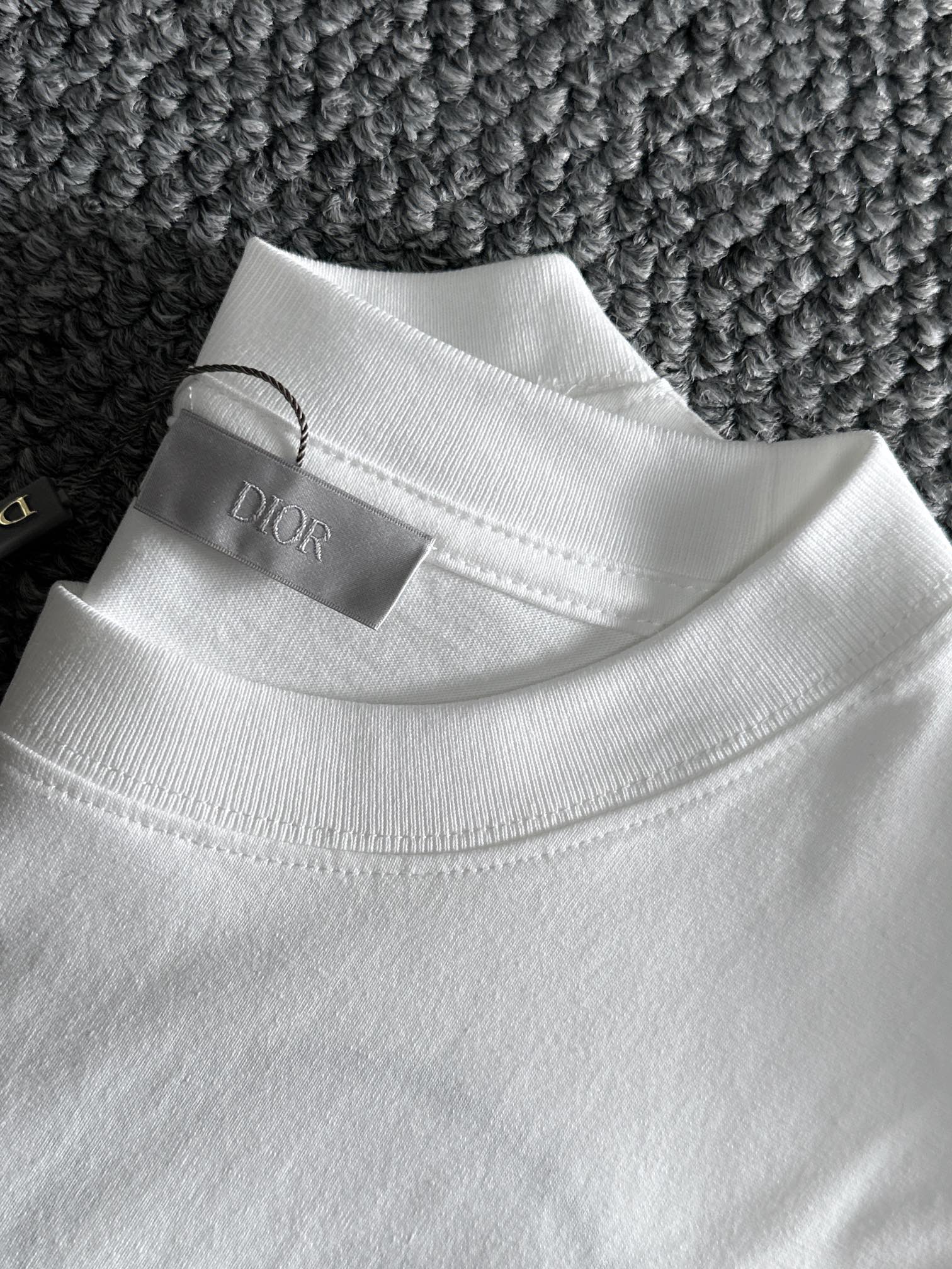 迪奥2024Ss最新款短袖T恤原标定制面料手感柔软穿着舒适做工精细.上身效果无敌帅气码数S-2xl