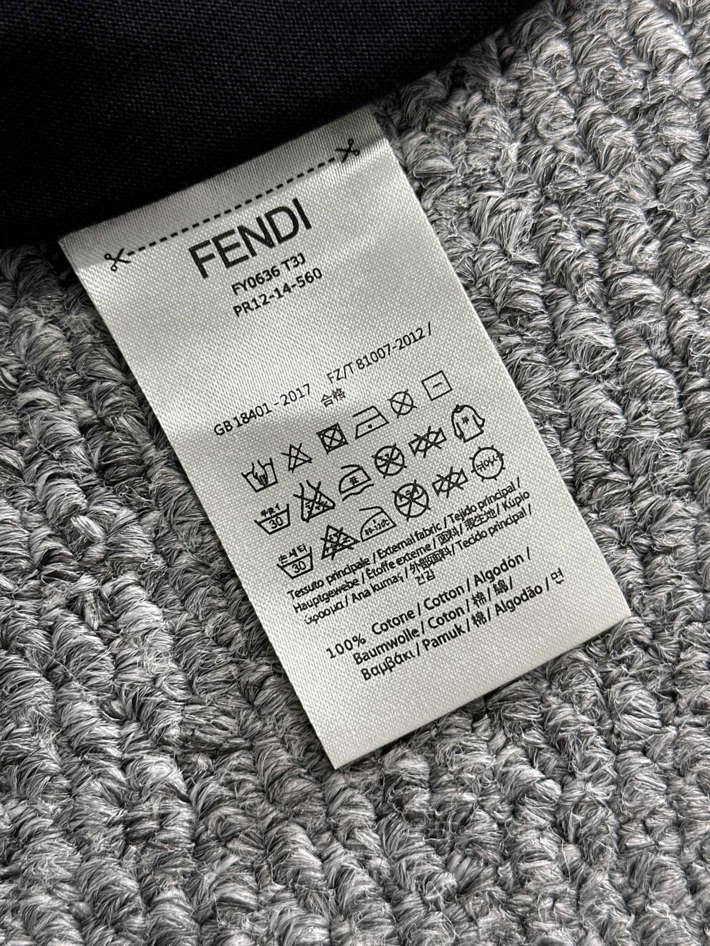  Fend*🆕 25/ss春夏新款棉质圆领短袖T恤 胸前经典小眼睛👀标识 顶级丝光棉面料定制 标准版型
