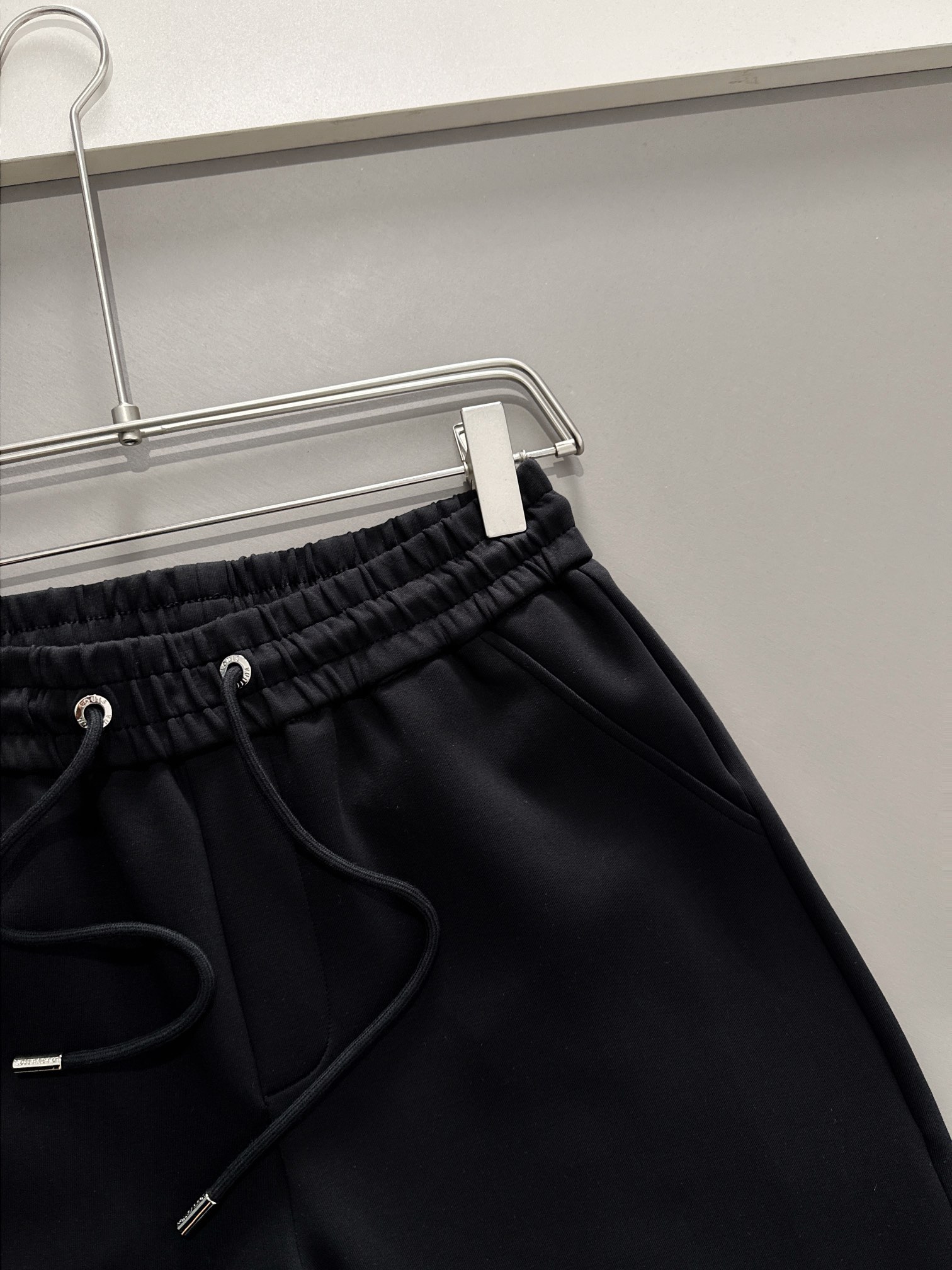 Louis Vuitton 25SS Casual Shorts - New Collection, Premium Cotton Blend 3 i1716646517 3980 1
