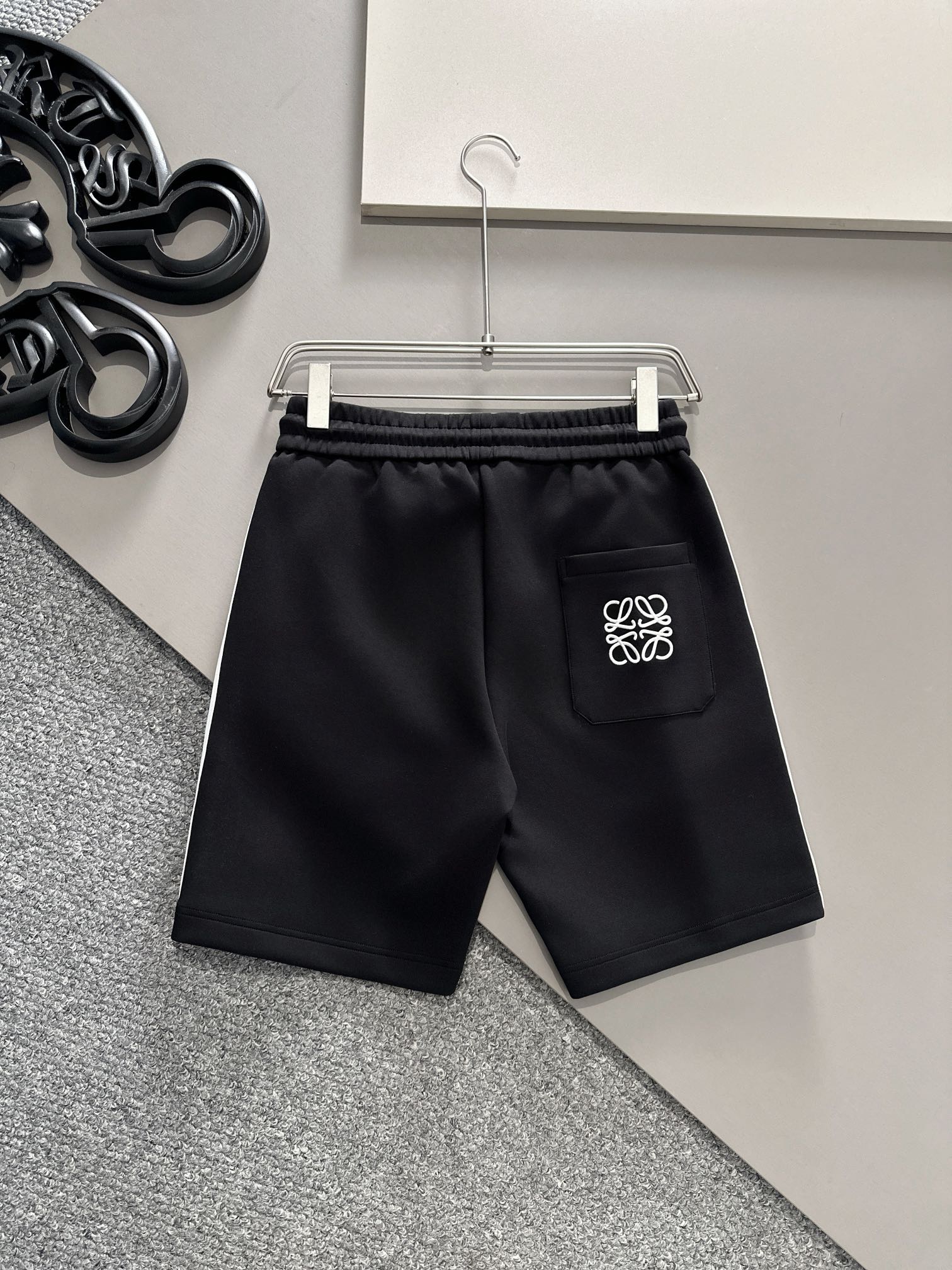 Loewe 25SS Space Cotton Layered Casual Shorts - Custom Hardware & Fabric 10 i1716649207 6792 0