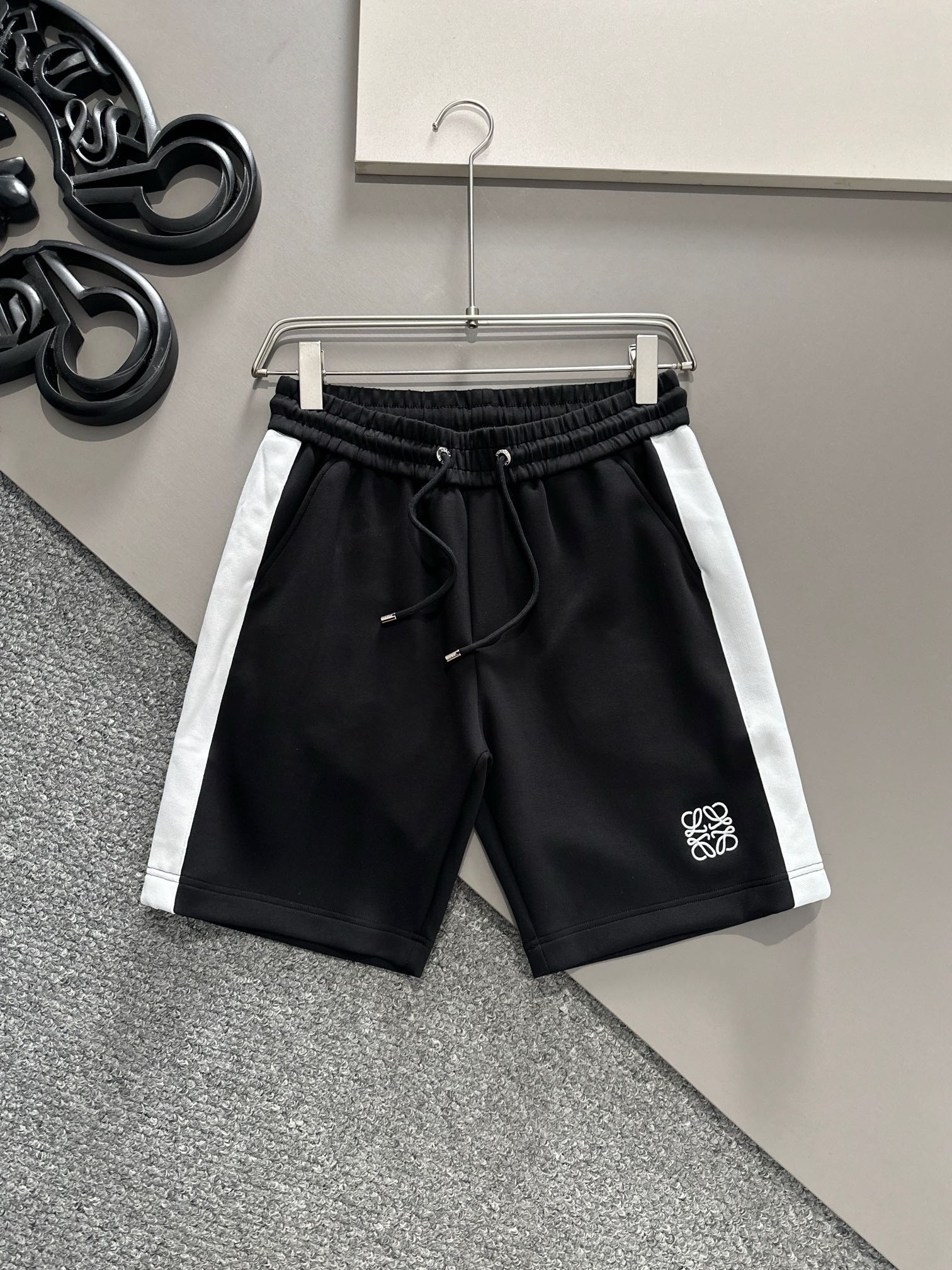 Loewe 25SS Space Cotton Layered Casual Shorts - Custom Hardware & Fabric 2 i1716649207 7967 1