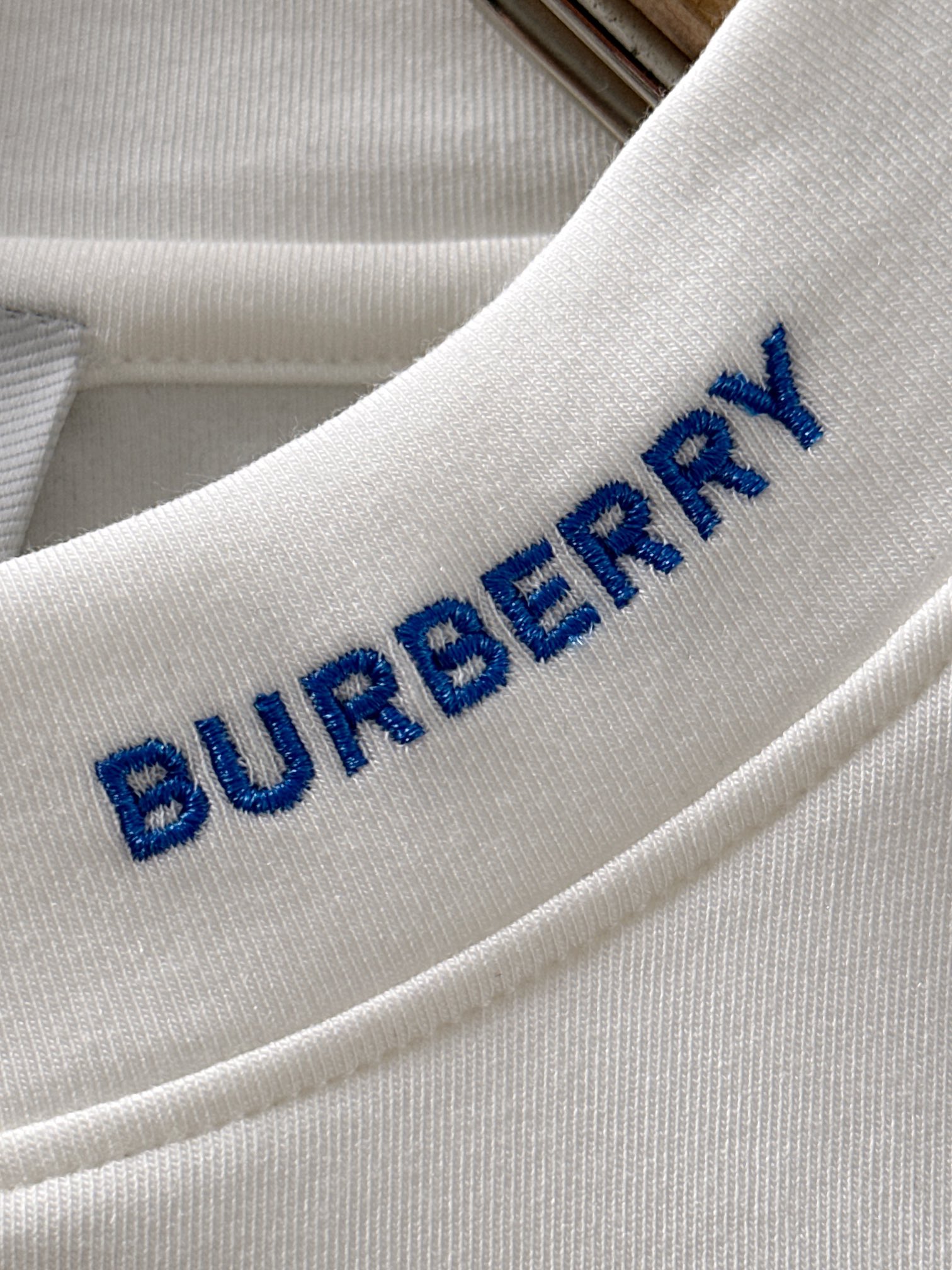 Burberry חולצת טי שירט ארוכה מכותנה לגברים - קז'ואל ואלגנטית 6 i1723451708 2112 5