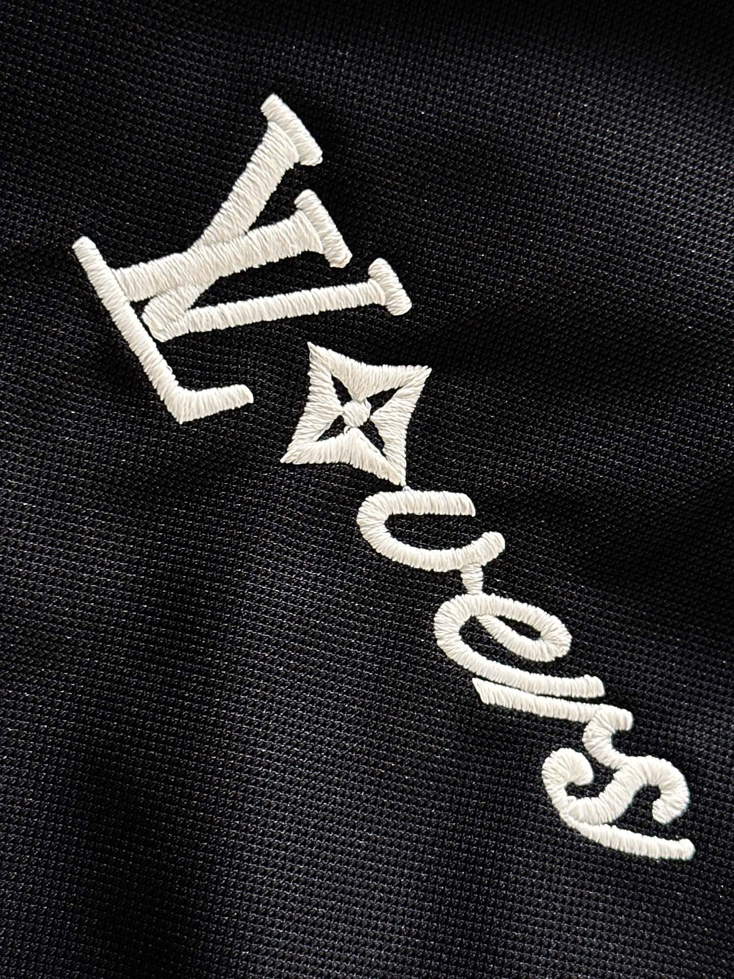 LV 2025秋冬最新休闲裤专柜1:1顶级复刻，全品相！潮人必备单品！懂货的老铁赶紧下手尺码.M-3XL