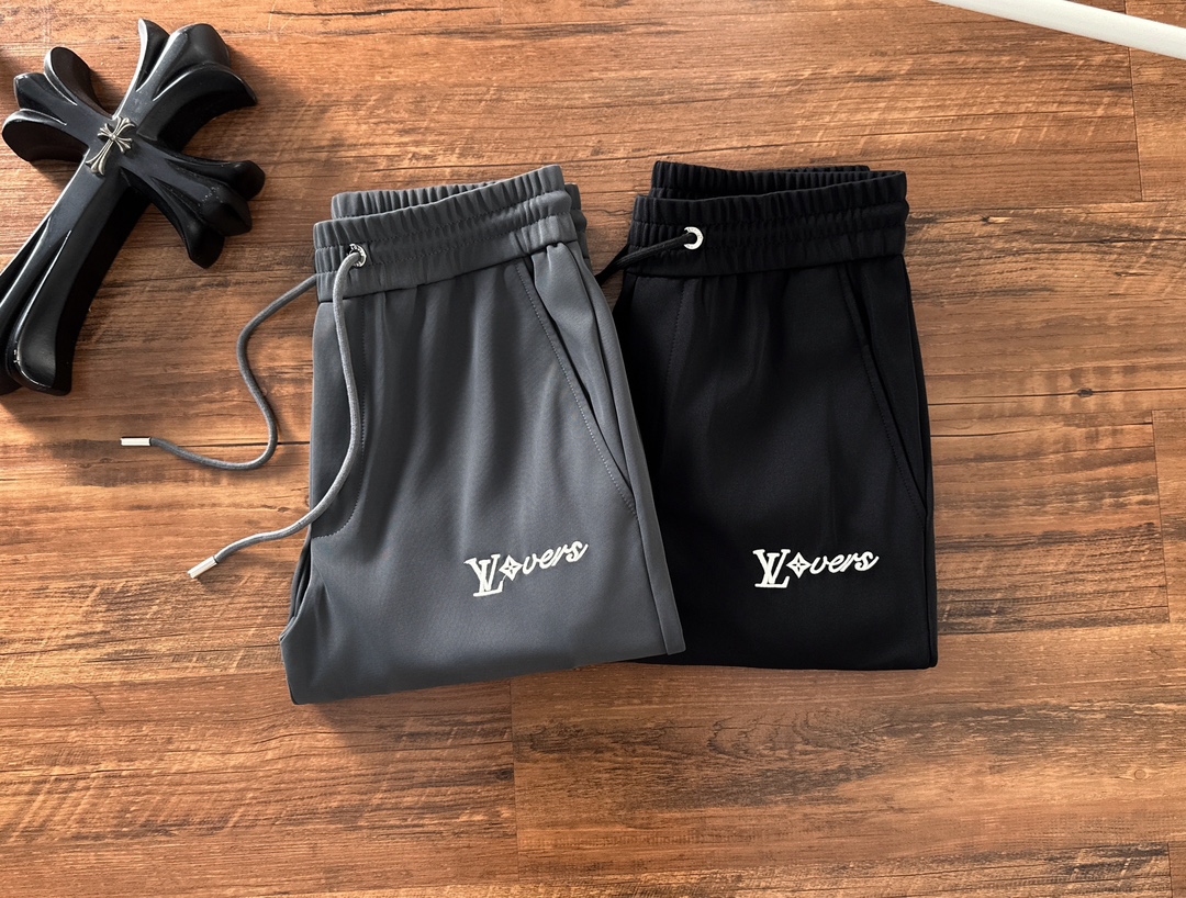 LV 2025秋冬最新休闲裤专柜1:1顶级复刻，全品相！潮人必备单品！懂货的老铁赶紧下手尺码.M-3XL