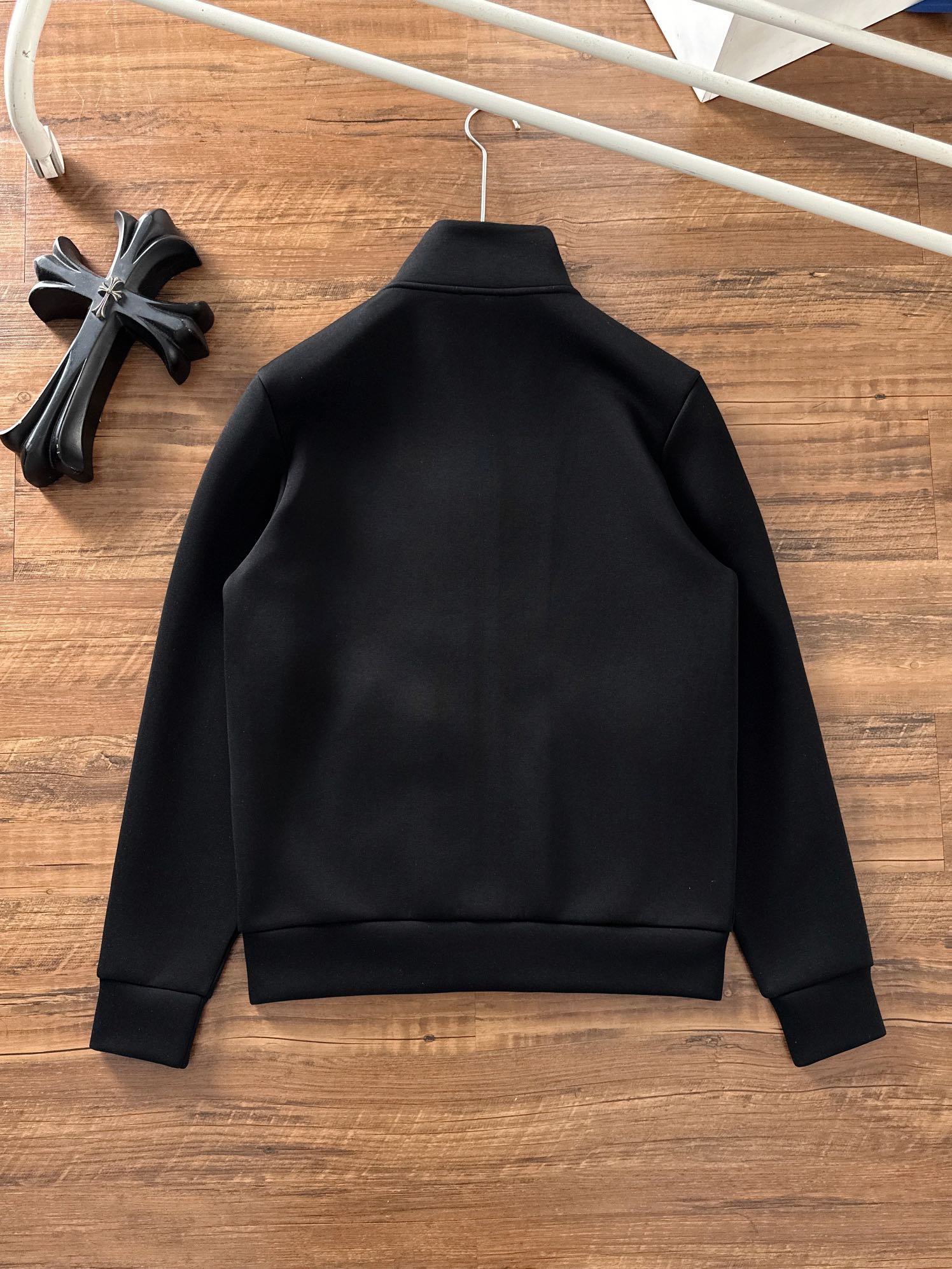 芬迪 2025秋冬新款专柜同款休闲套装，透气舒适休闲！高级感满满！细节精致高档，做工无可挑剔！原版高端面