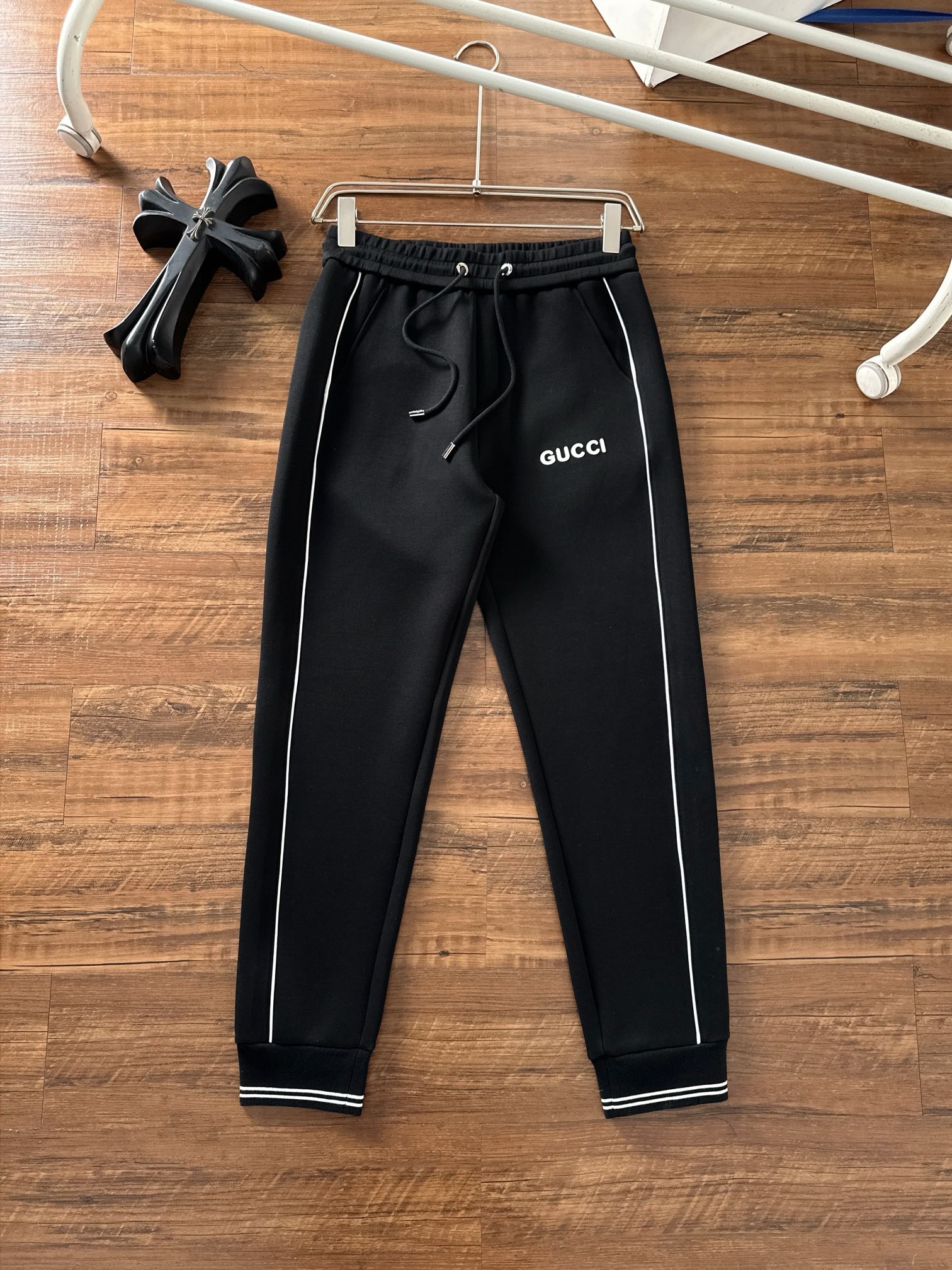 古奇 2025秋冬新款专柜同款休闲套装，透气舒适休闲！高级感满满！细节精致高档，做工无可挑剔！原版高端面