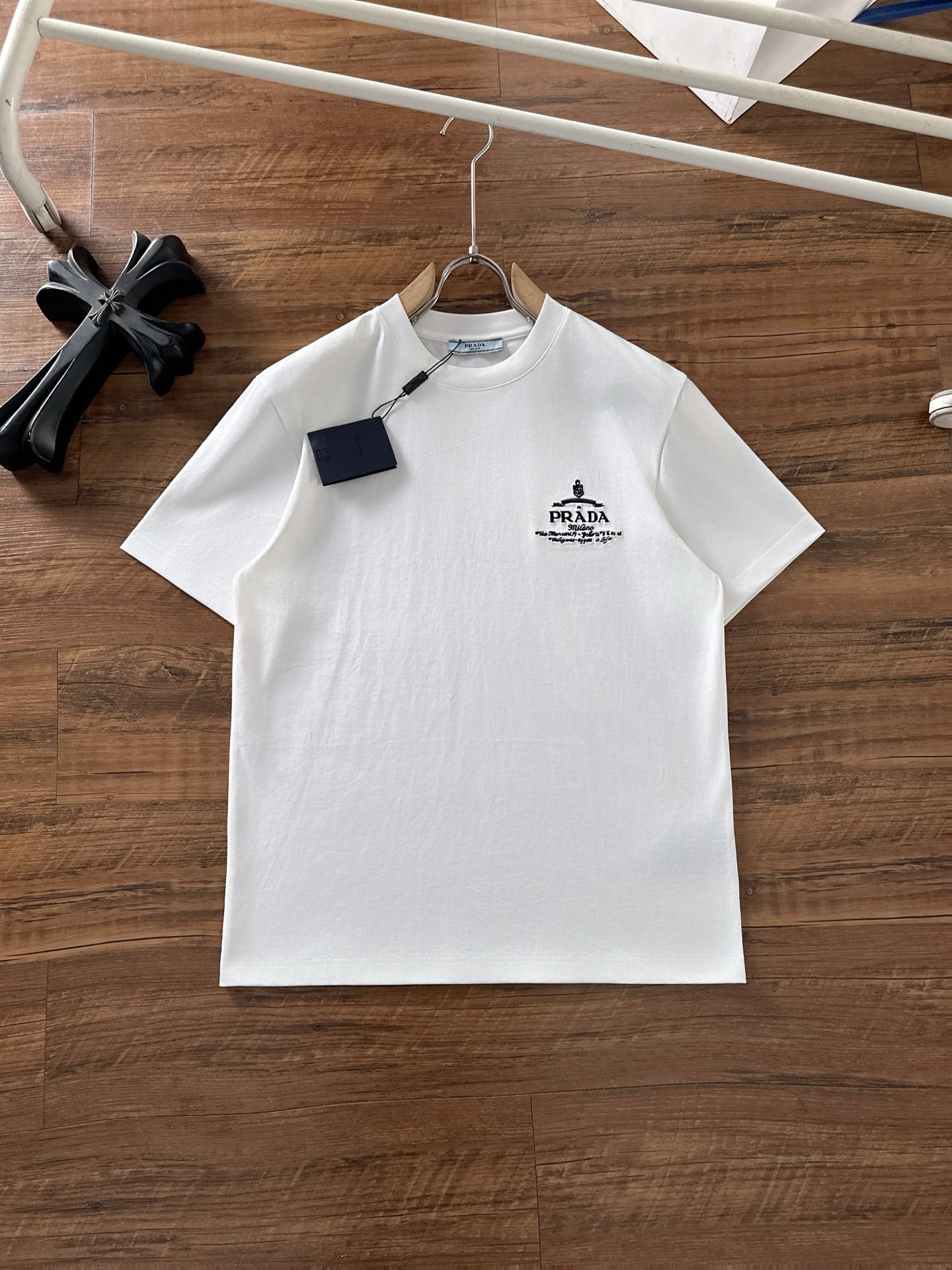 NO:123500,Prada Early Spring Latest short-sleeved T-shirt, original logo Customized fabric, soft feel, comfortable to wear, fine workmanship. The upper body effect is invincible and handsome, size S-2xl,,prada,T-shirt,tees,t-shirt,alexander wang19860909普拉达 早春 最新款短袖T恤,原标 定制面料,手感柔软,穿着舒适,做工精细.上身效果无敌帅气, 码数 S-2xl,,prada,T-shirt,tees，t-shirt,alexander wang,Men's clothing