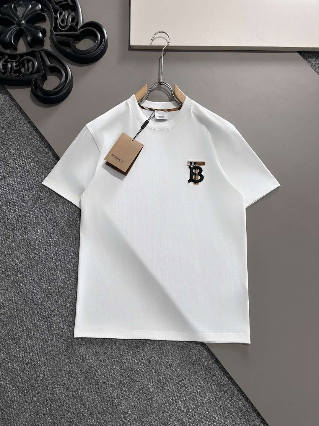 NO:127208,Burberry Early Spring Latest short-sleeved T-shirt, original logo Customized fabric, soft feel, comfortable to wear, fine workmanship. The upper body effect is invincible and handsome, size S-2xl, burberry, T-shirt, tees, t-shirt, alexander wang19860909巴宝莉 早春 最新款短袖T恤,原标 定制面料,手感柔软,穿着舒适,做工精细.上身效果无敌帅气, 码数 S-2xl,,burberry,T-shirt,tees，t-shirt,alexander wang,Men's clothing