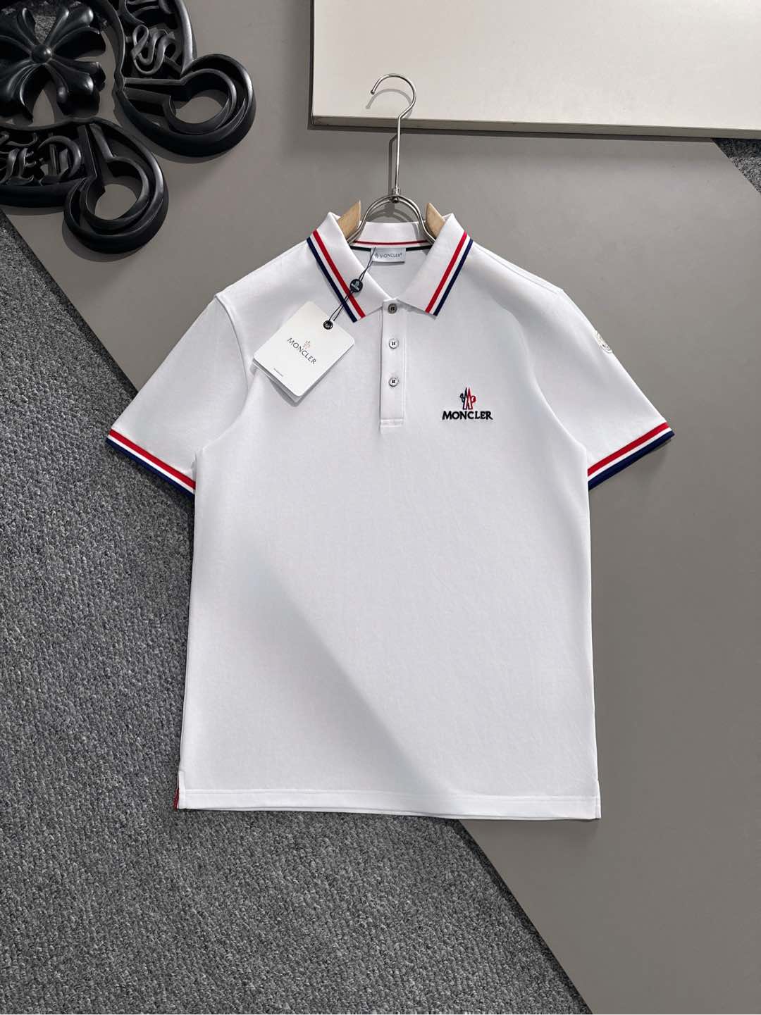 Moncler Polo Shirt: Premium Cotton, Designer Logo, Breathable & Comfortable 2 i1741062630985 7871 0 9