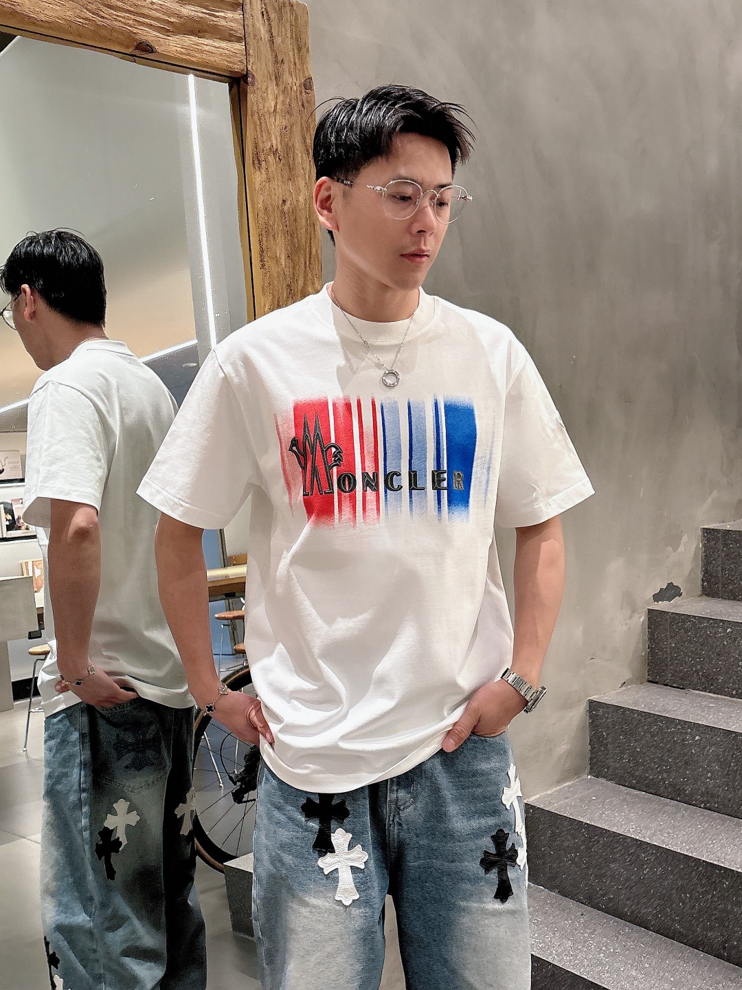 NO:160409,The latest short-sleeved T-shirt in spring and summer 2025, original custom fabric, soft feel, comfortable to wear, fine workmanship. The upper body effect is invincible and handsome, size S-2xl, Moncler, T-shirt,tees, t-shirt,alexander wang19860909蒙口 2025春夏 最新款短袖T恤,原标 定制面料,手感柔软,穿着舒适,做工精细.上身效果无敌帅气, 码数 S-2xl,,Moncler,T-shirt,tees，t-shirt,alexander wang,Men's clothing