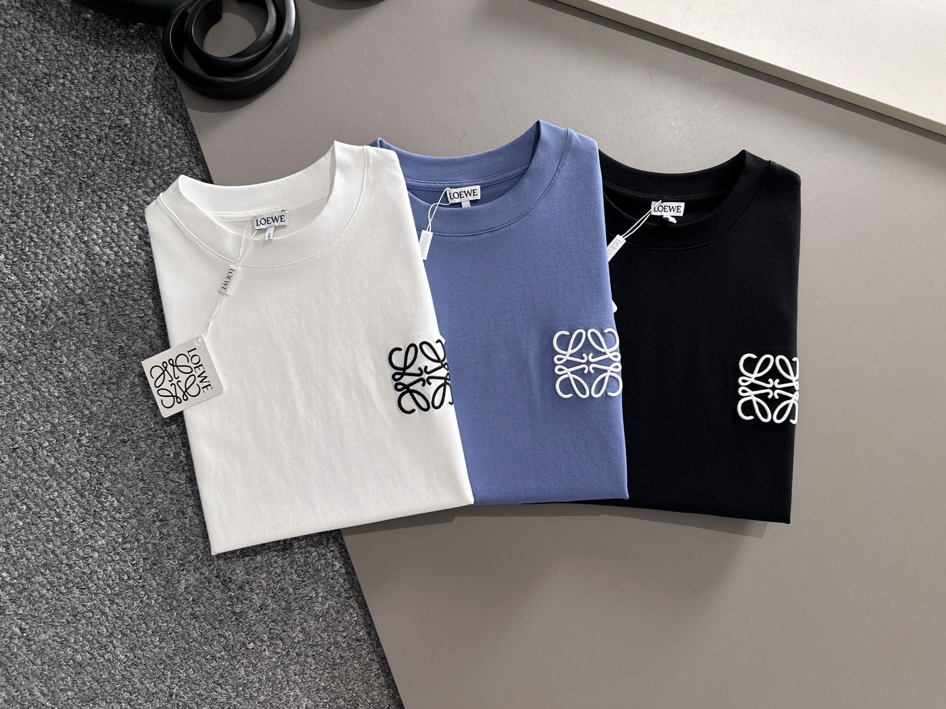  罗意威 2025春夏新款男女同款👫短袖T恤，！定制专属纯棉面料，定制原版工艺螺纹，胸前重工字母logo