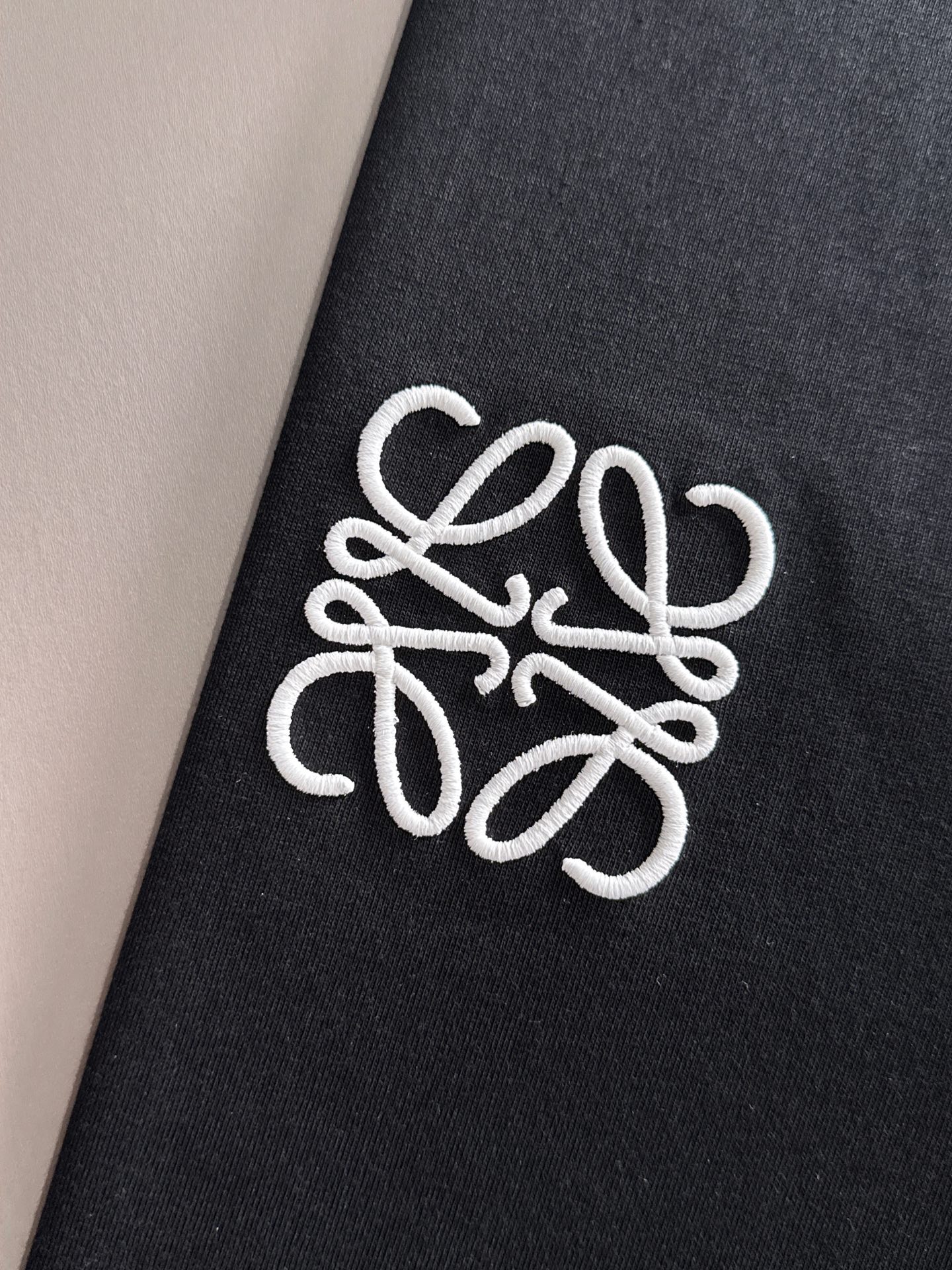  罗意威 2025春夏新款男女同款👫短袖T恤，！定制专属纯棉面料，定制原版工艺螺纹，胸前重工字母logo