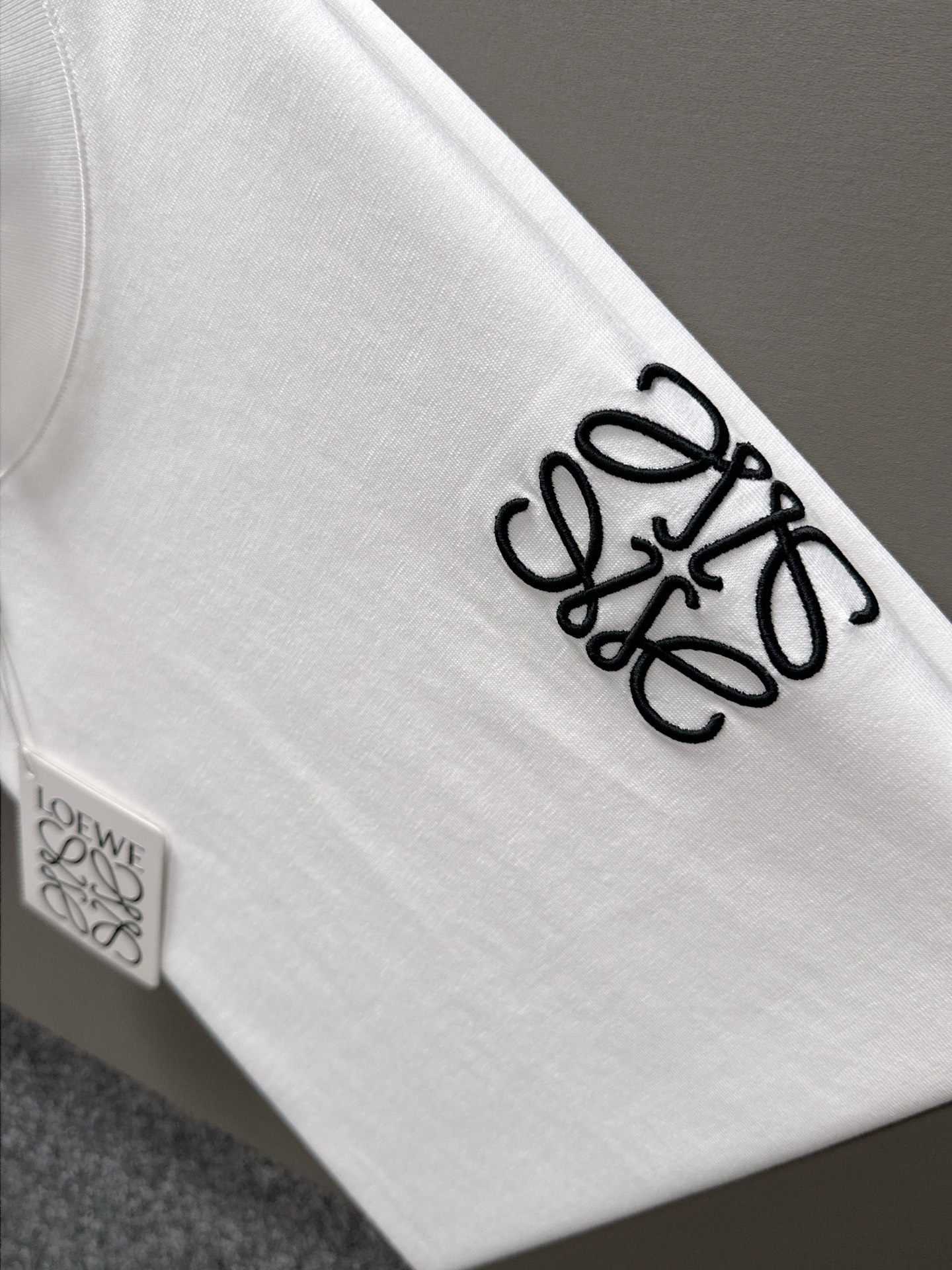  罗意威 2025春夏新款男女同款👫短袖T恤，！定制专属纯棉面料，定制原版工艺螺纹，胸前重工字母logo