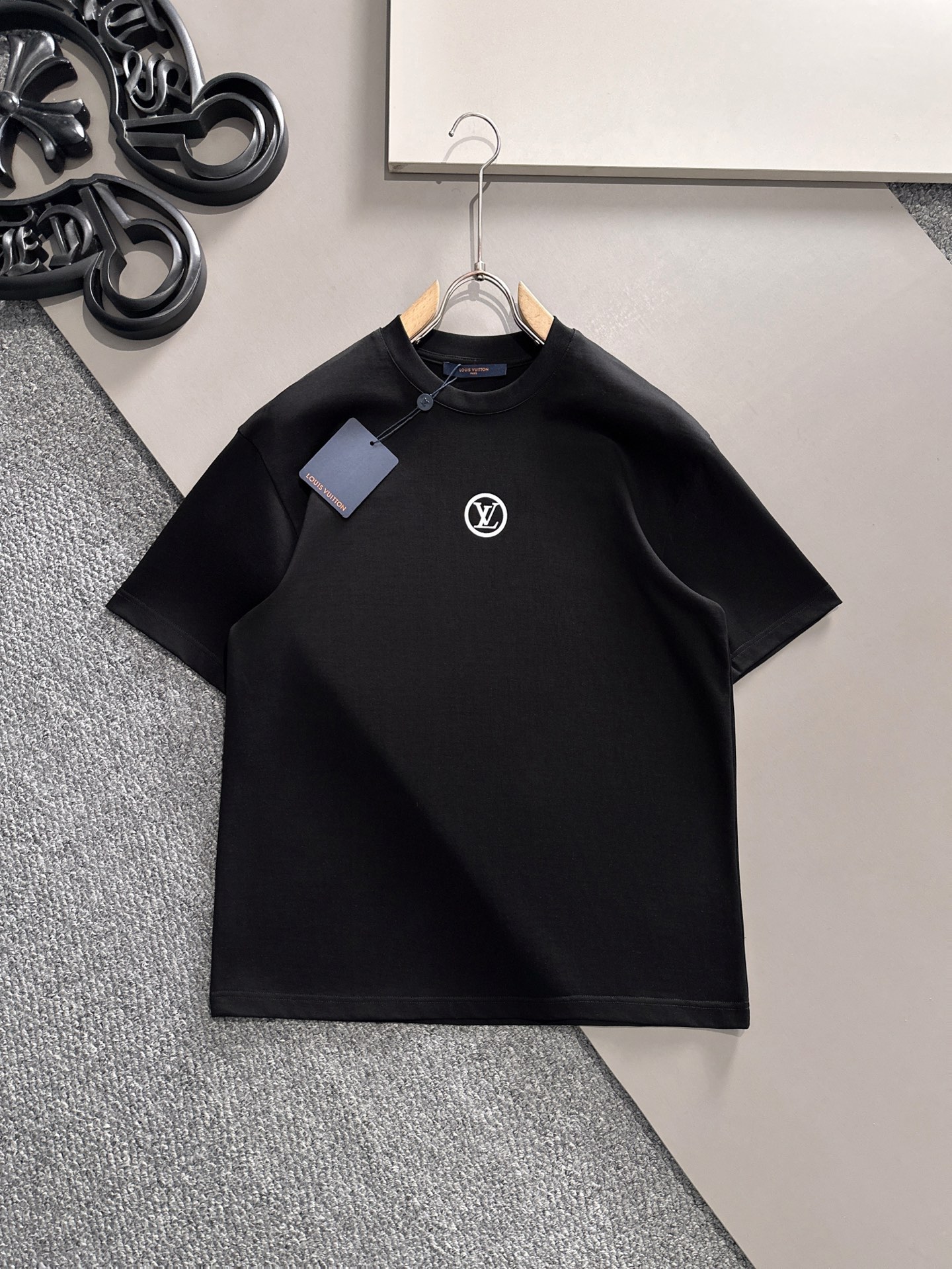 LV   2025春夏新款首发专柜最新款短袖圆领T恤 高端订制 设...