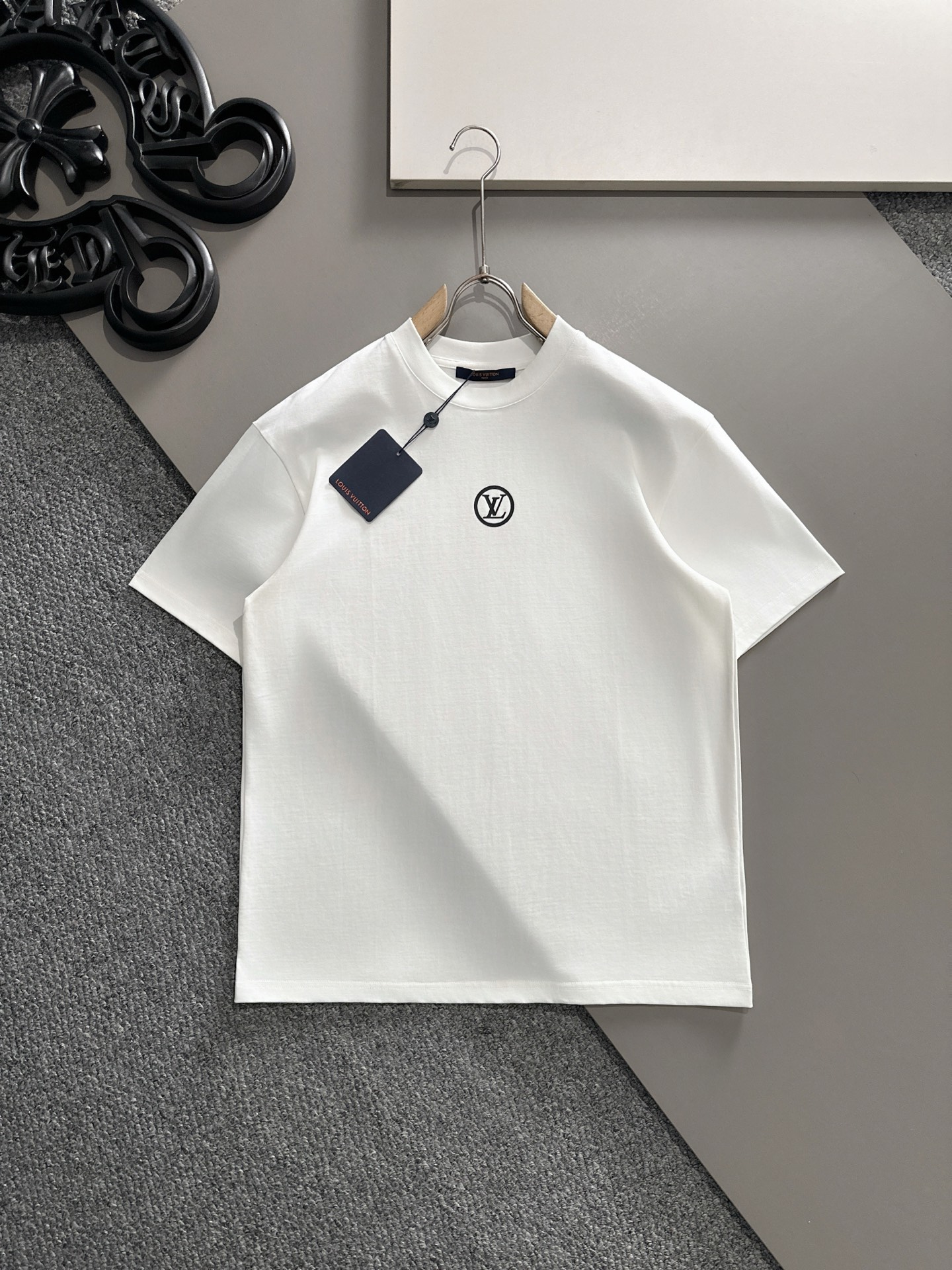 LV   2025春夏新款首发专柜最新款短袖圆领T恤 高端订制 设...