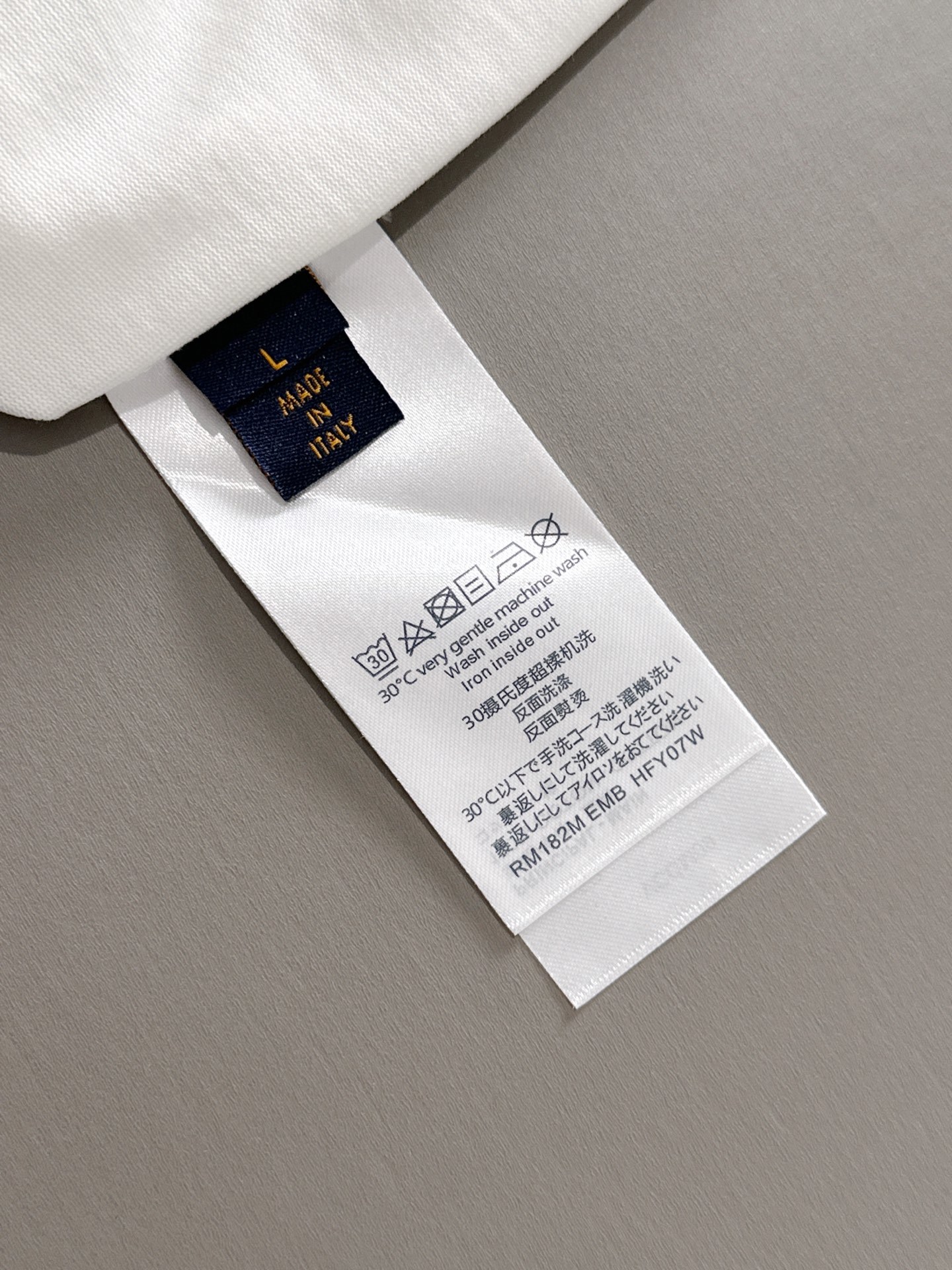LV 2025春夏新款男女同款👫短袖T恤,!定制专属纯棉面料,定制原版工艺螺纹,胸前重工字母logo工