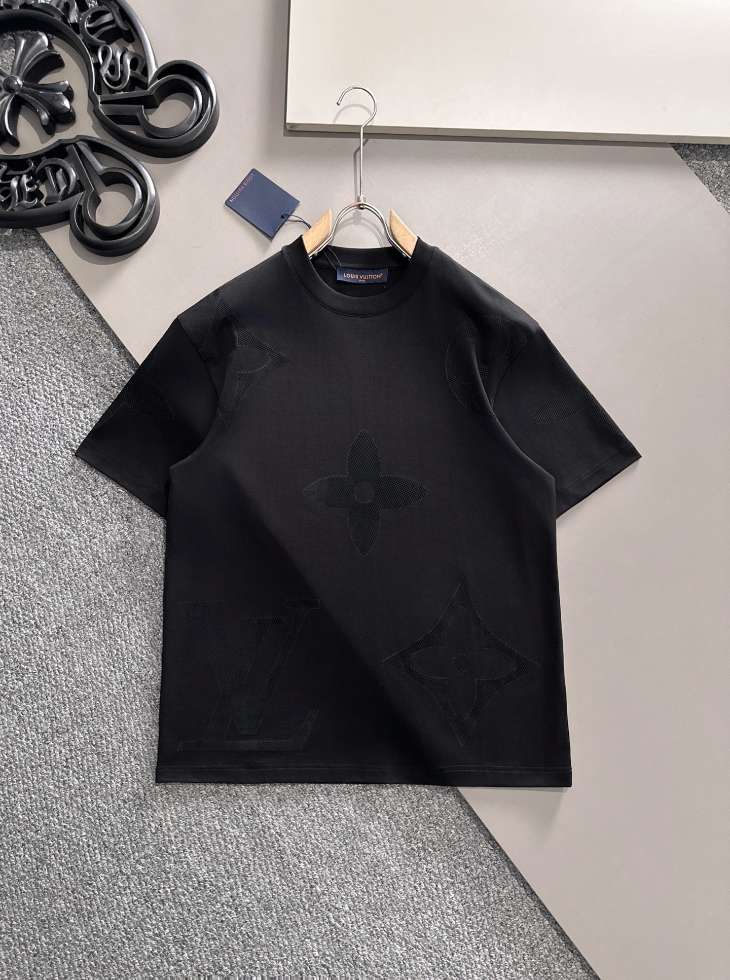 LV   2025春夏新款首发专柜最新款短袖圆领T恤 高端订制 设...