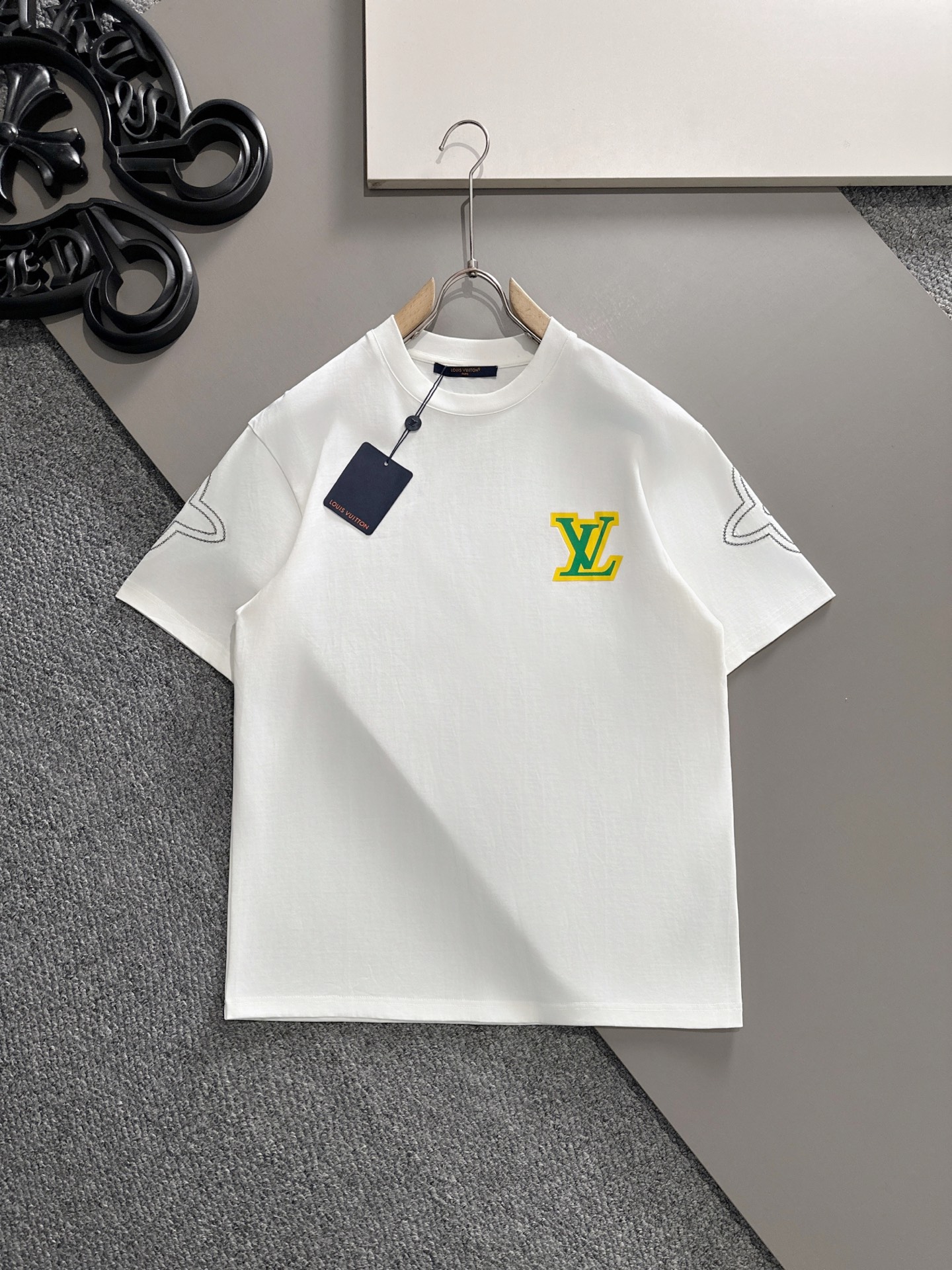 LV   2025春夏新款首发专柜最新款短袖圆领T恤 高端订制 设...