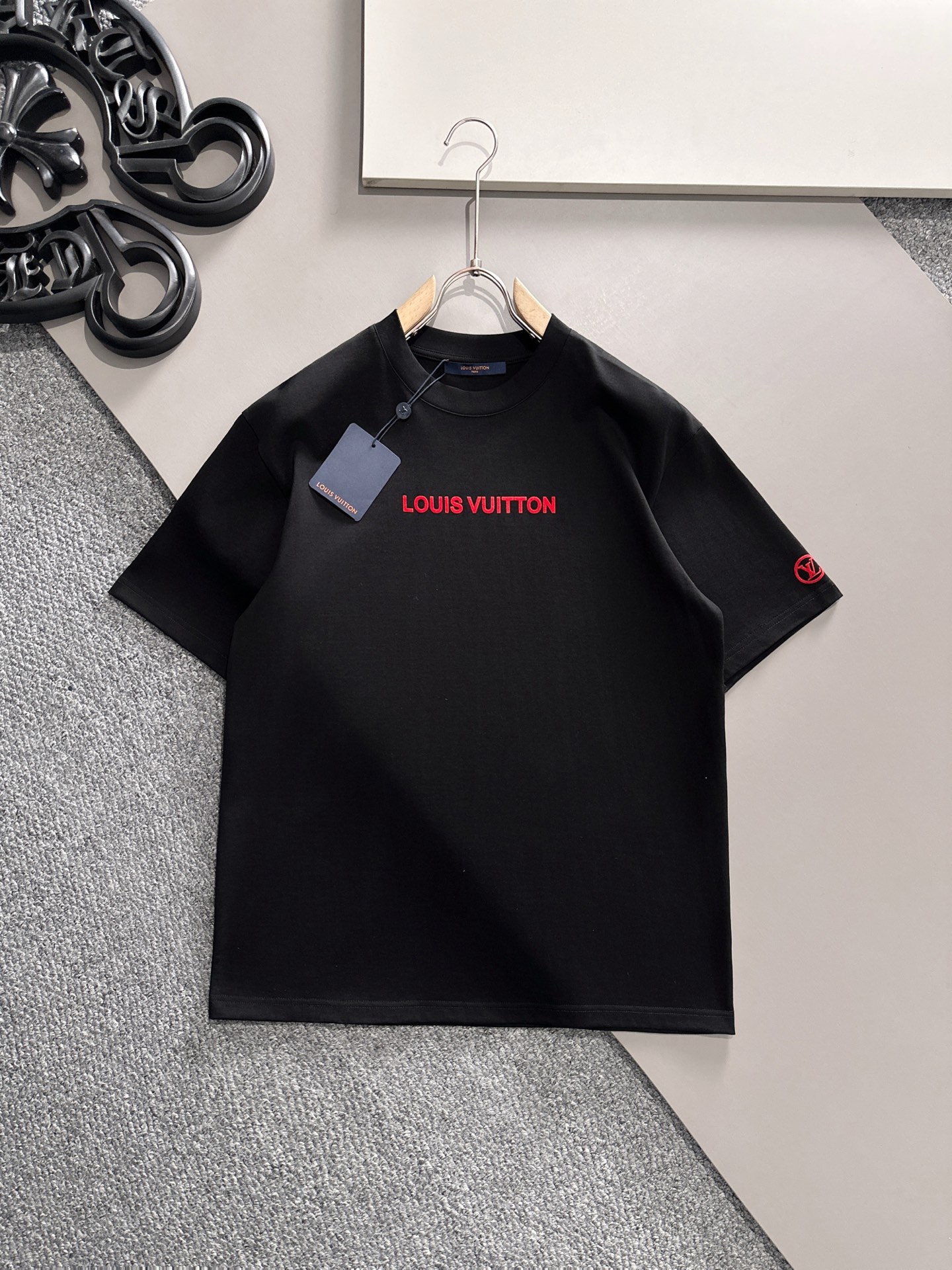 LV   2025春夏新款首发专柜最新款短袖圆领T恤 高端订制 设...