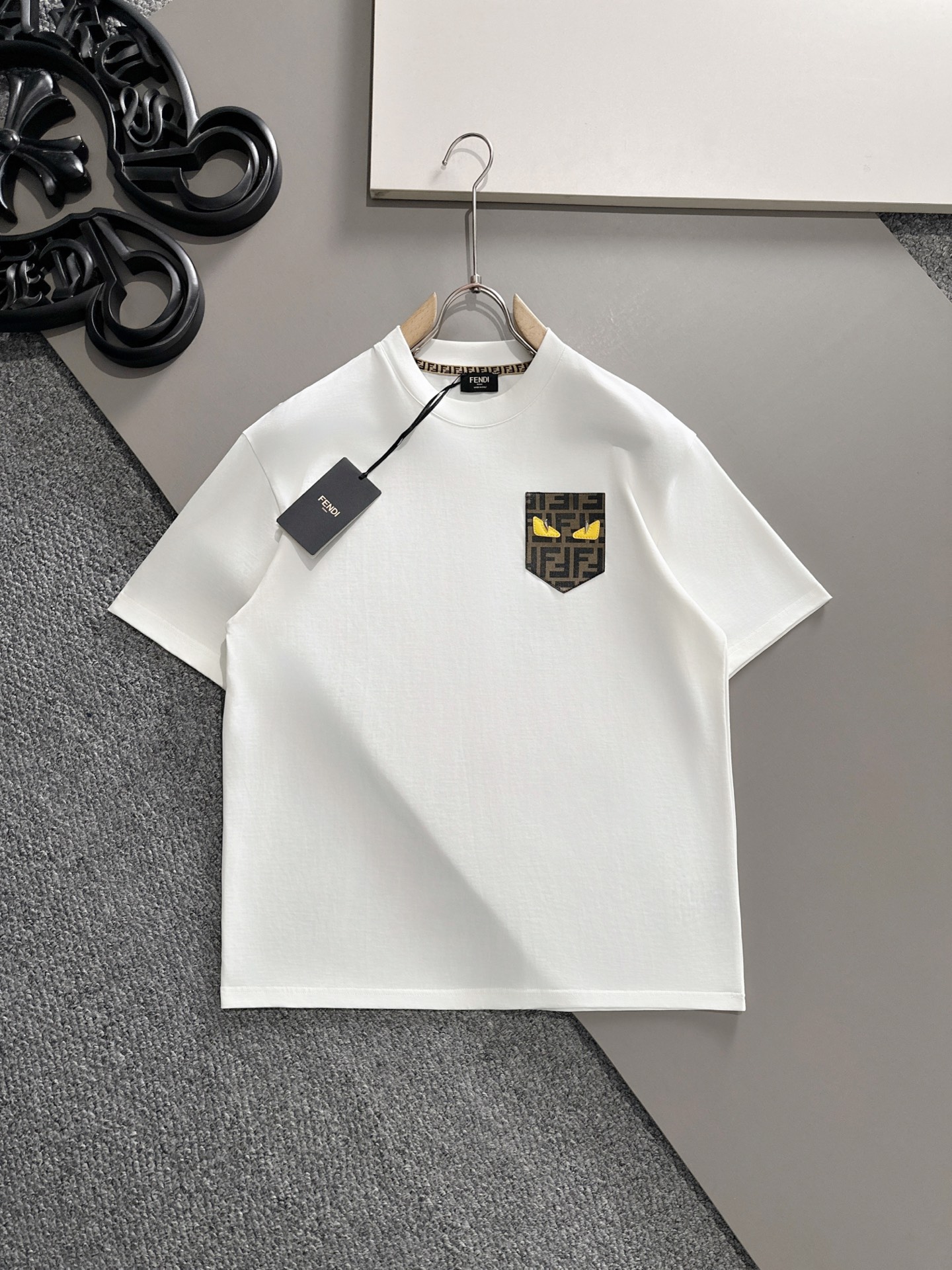 FENDI#芬迪    2025春夏新款首发专柜最新款短袖圆领T恤 高端...