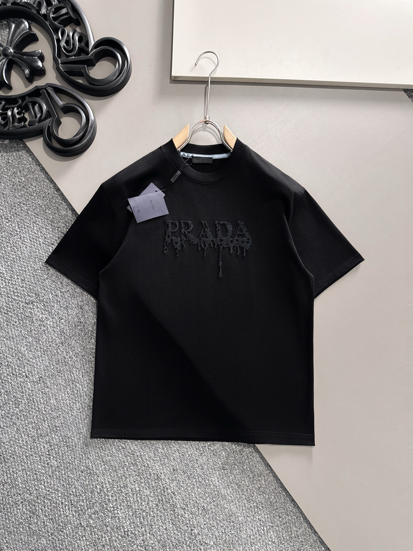 PRADA#普拉达  2025春夏新款首发专柜最新款短袖圆领T恤 高端...