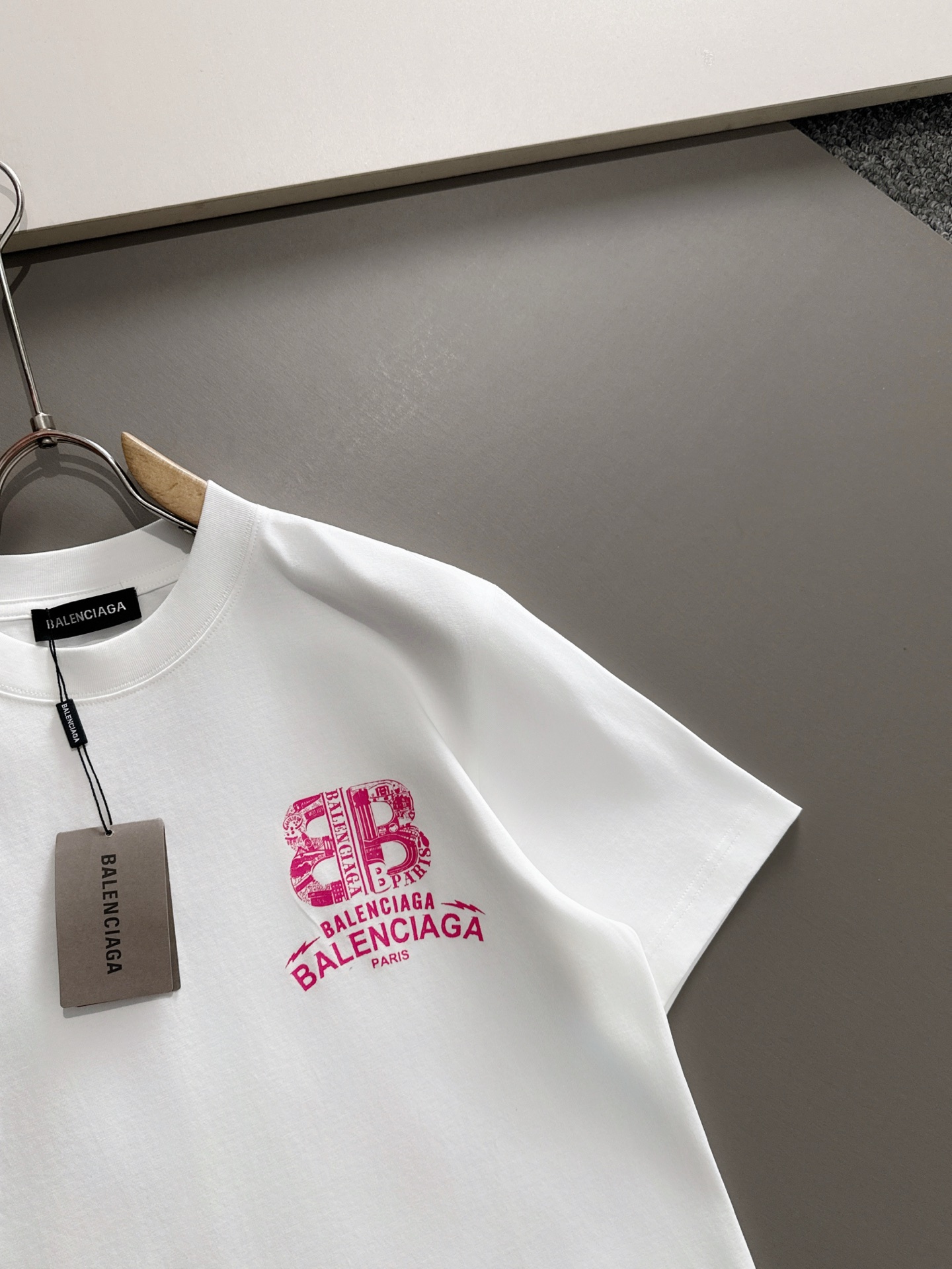  巴黎世家 2025春夏新款男女同款👫短袖T恤，！定制专属纯棉面料，定制原版工艺螺纹，胸前重工字母log