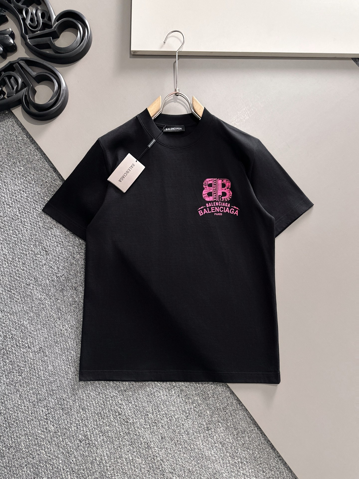  巴黎世家 2025春夏新款男女同款👫短袖T恤，！定制专属纯棉面料，定制原版工艺螺纹，胸前重工字母log