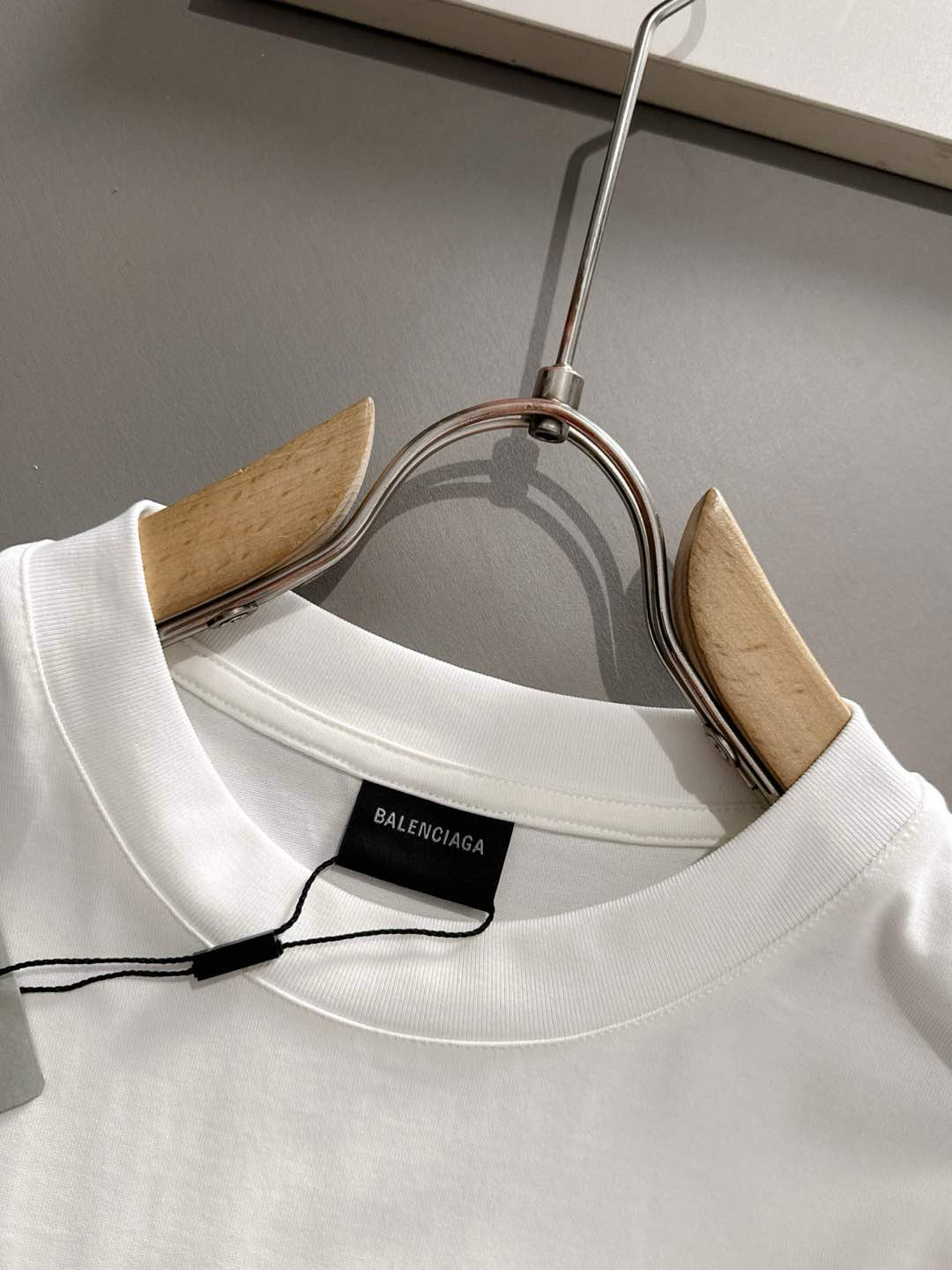  巴黎世家 2025春夏新款男女同款👫短袖T恤，！定制专属纯棉面料，定制原版工艺螺纹，胸前重工字母log