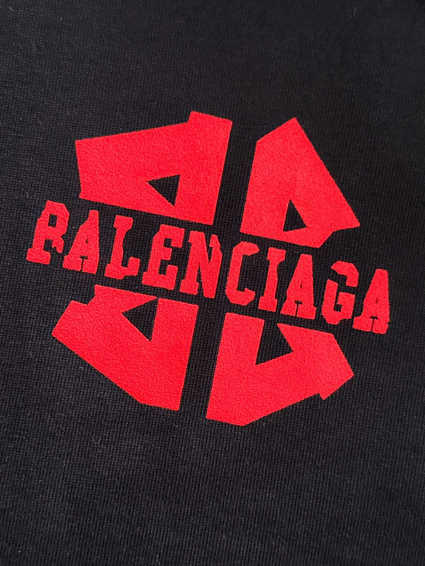  巴黎世家 2025春夏新款男女同款👫短袖T恤，！定制专属纯棉面料，定制原版工艺螺纹，胸前重工字母log