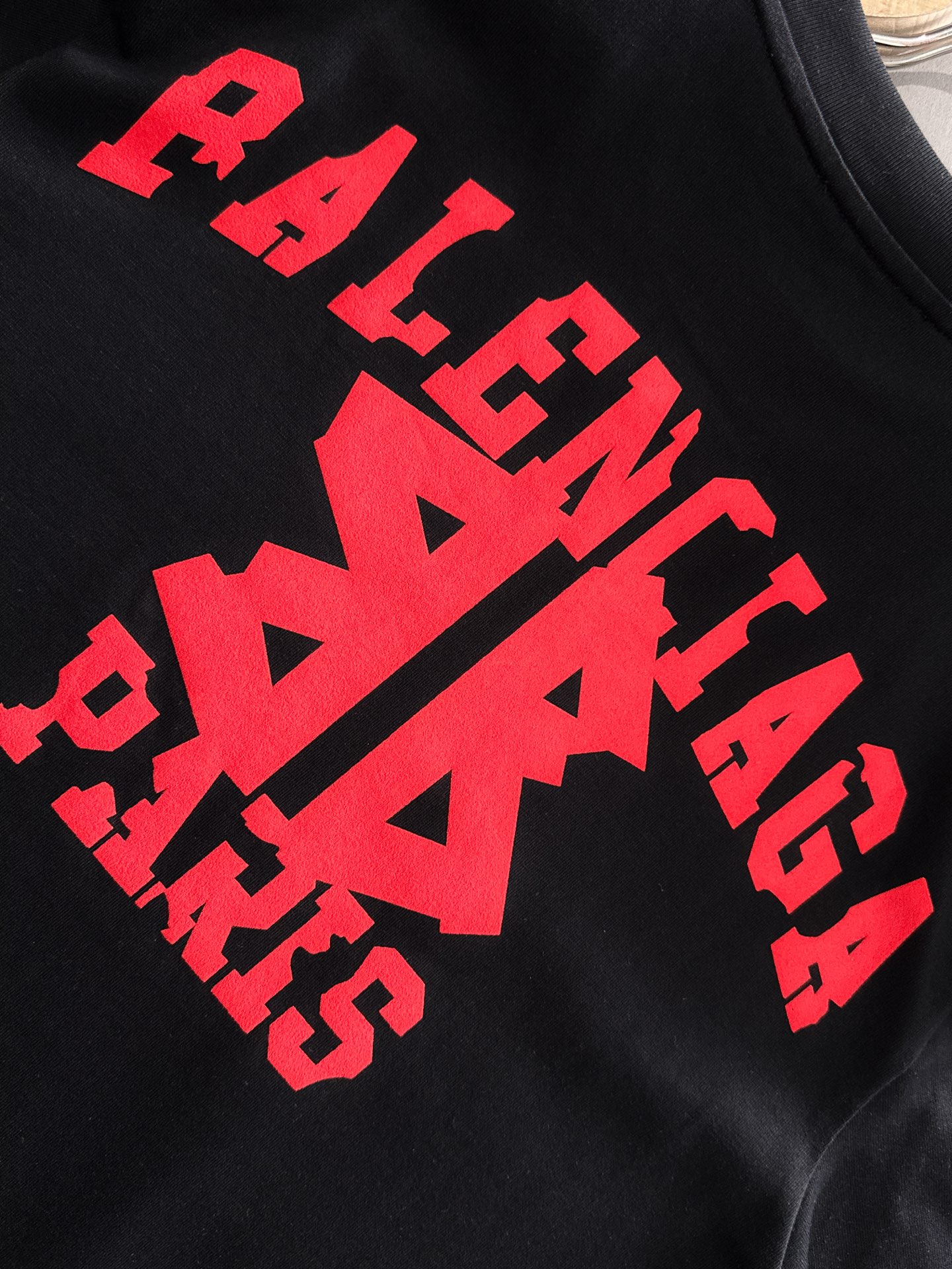  巴黎世家 2025春夏新款男女同款👫短袖T恤，！定制专属纯棉面料，定制原版工艺螺纹，胸前重工字母log