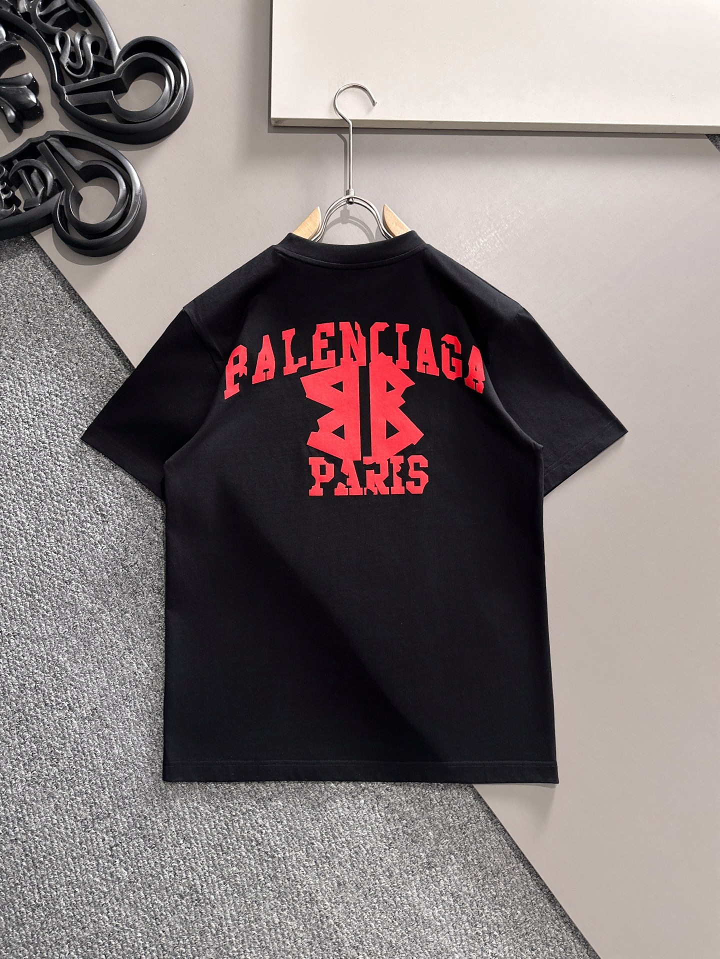  巴黎世家 2025春夏新款男女同款👫短袖T恤，！定制专属纯棉面料，定制原版工艺螺纹，胸前重工字母log