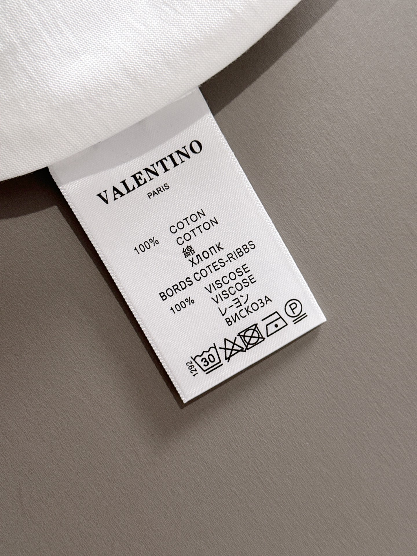  华伦天奴 2025春夏新款男女同款👫短袖T恤，！定制专属纯棉面料，定制原版工艺螺纹，胸前重工字母log