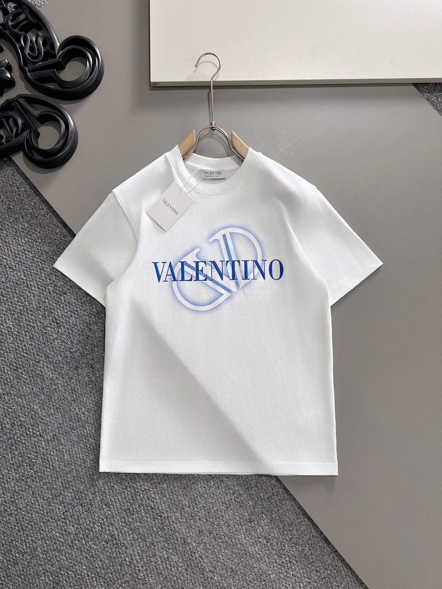  华伦天奴 2025春夏新款男女同款👫短袖T恤，！定制专属纯棉面料，定制原版工艺螺纹，胸前重工字母log