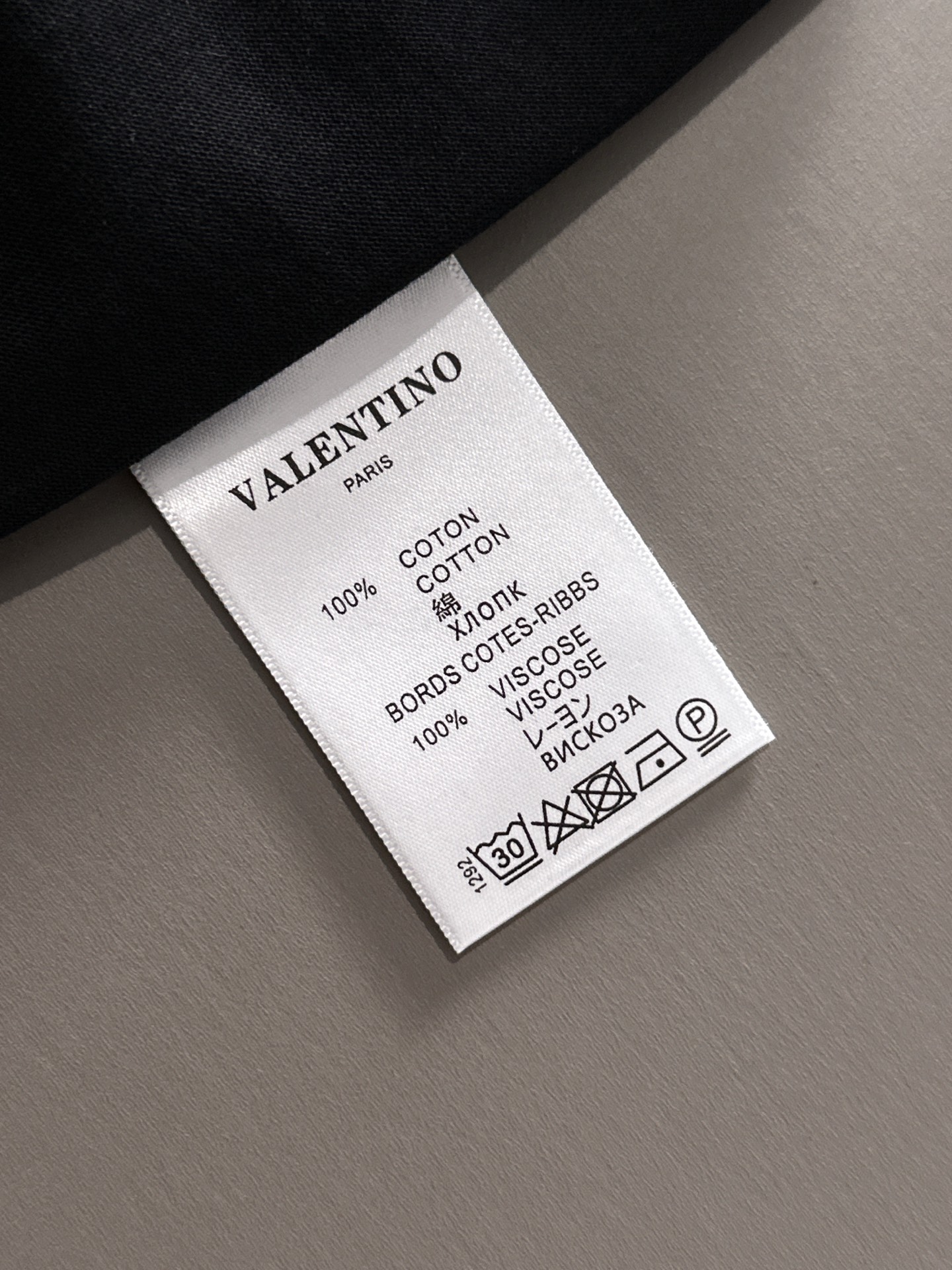  华伦天奴 2025春夏新款男女同款👫短袖T恤，！定制专属纯棉面料，定制原版工艺螺纹，胸前重工字母log